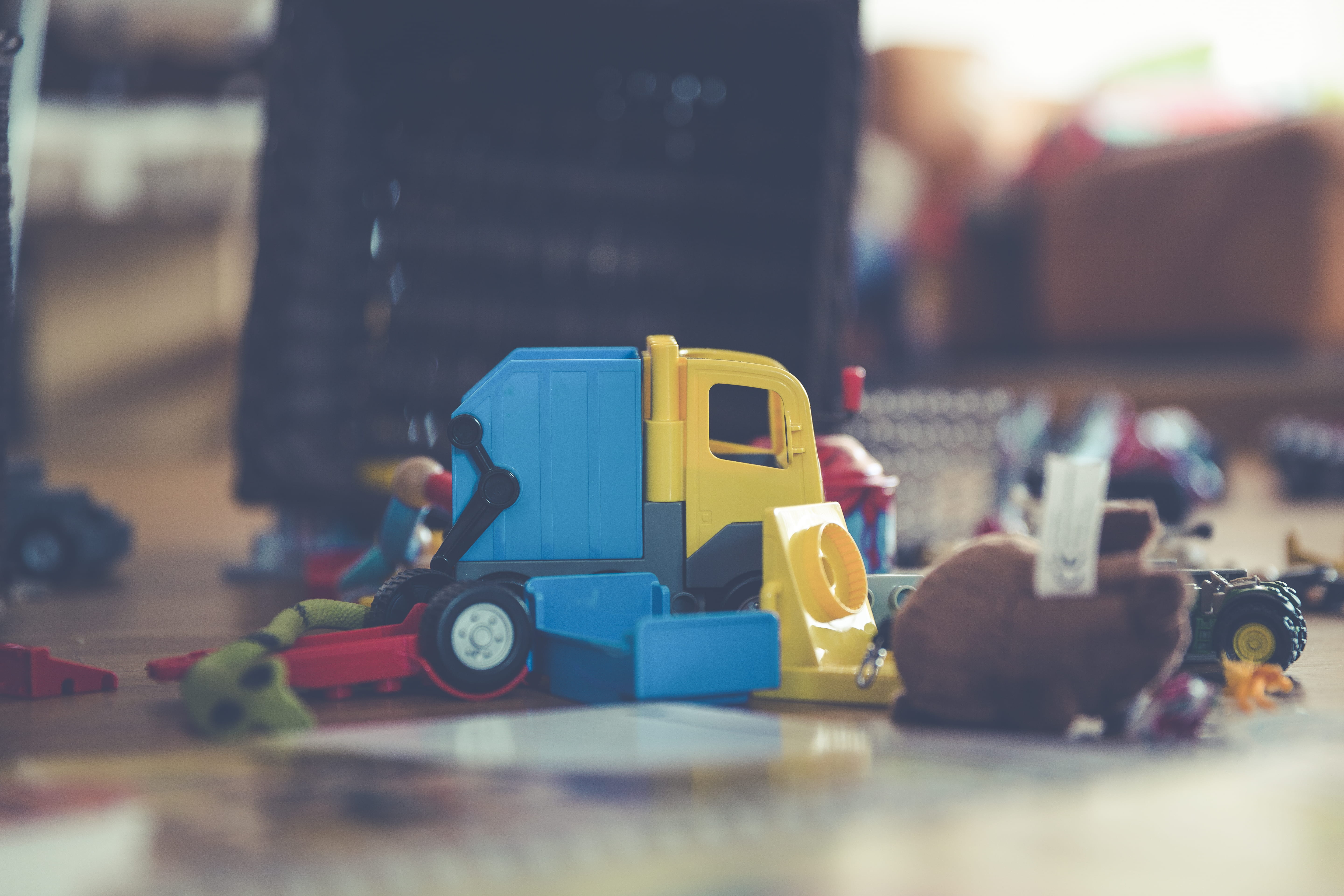 5K, play, architecture, selective focus, child, unstock, day, gray, yellow, single object, vehicle, industry, young, construction industry, wheel, offspring, HD Wallpaper