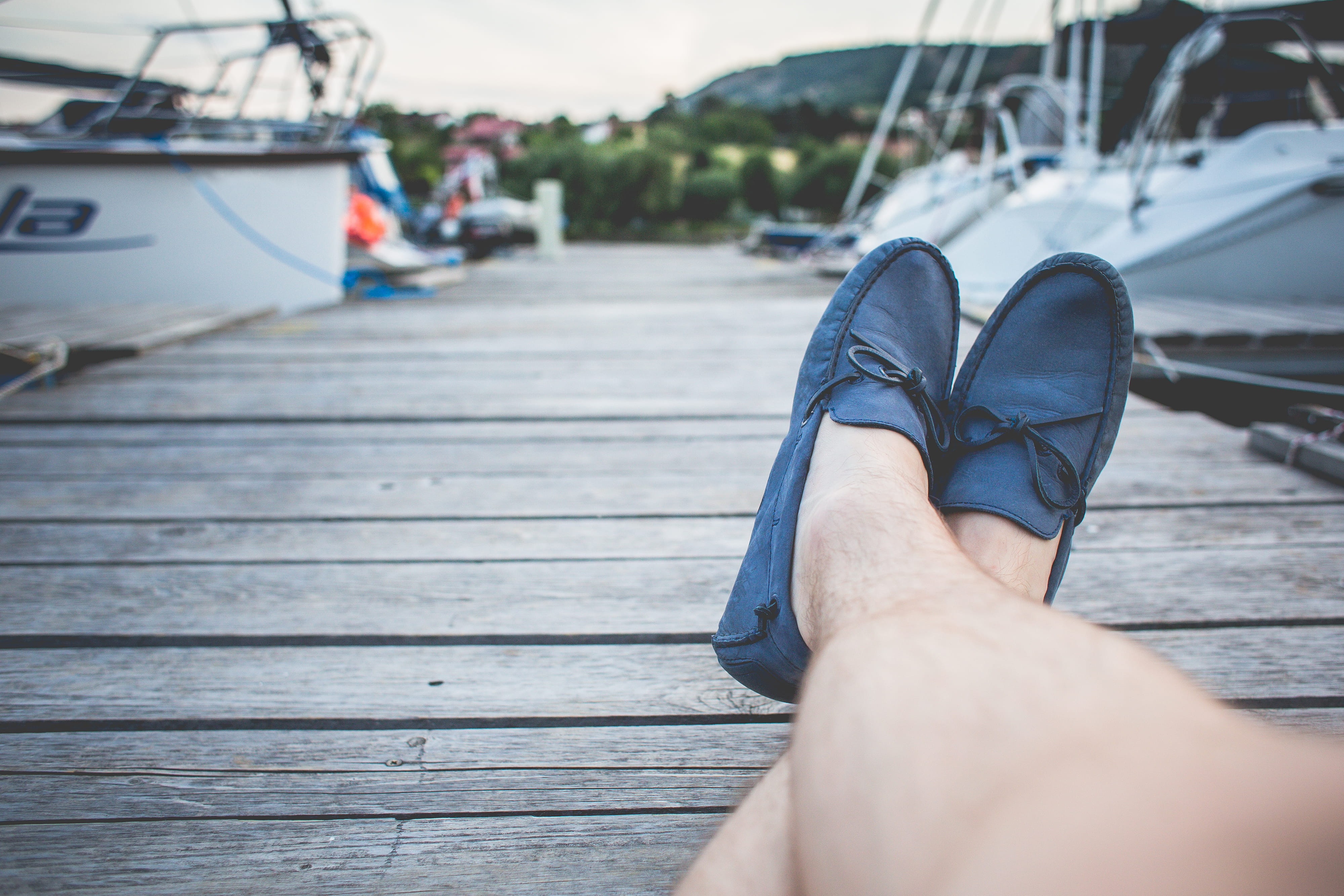low section, sea, sailboats, human Leg, summer, one Person, Boat Shoes, Leather, lifestyles, men, human foot, wood - Material, chill, 4K, personal perspective, HD Wallpaper