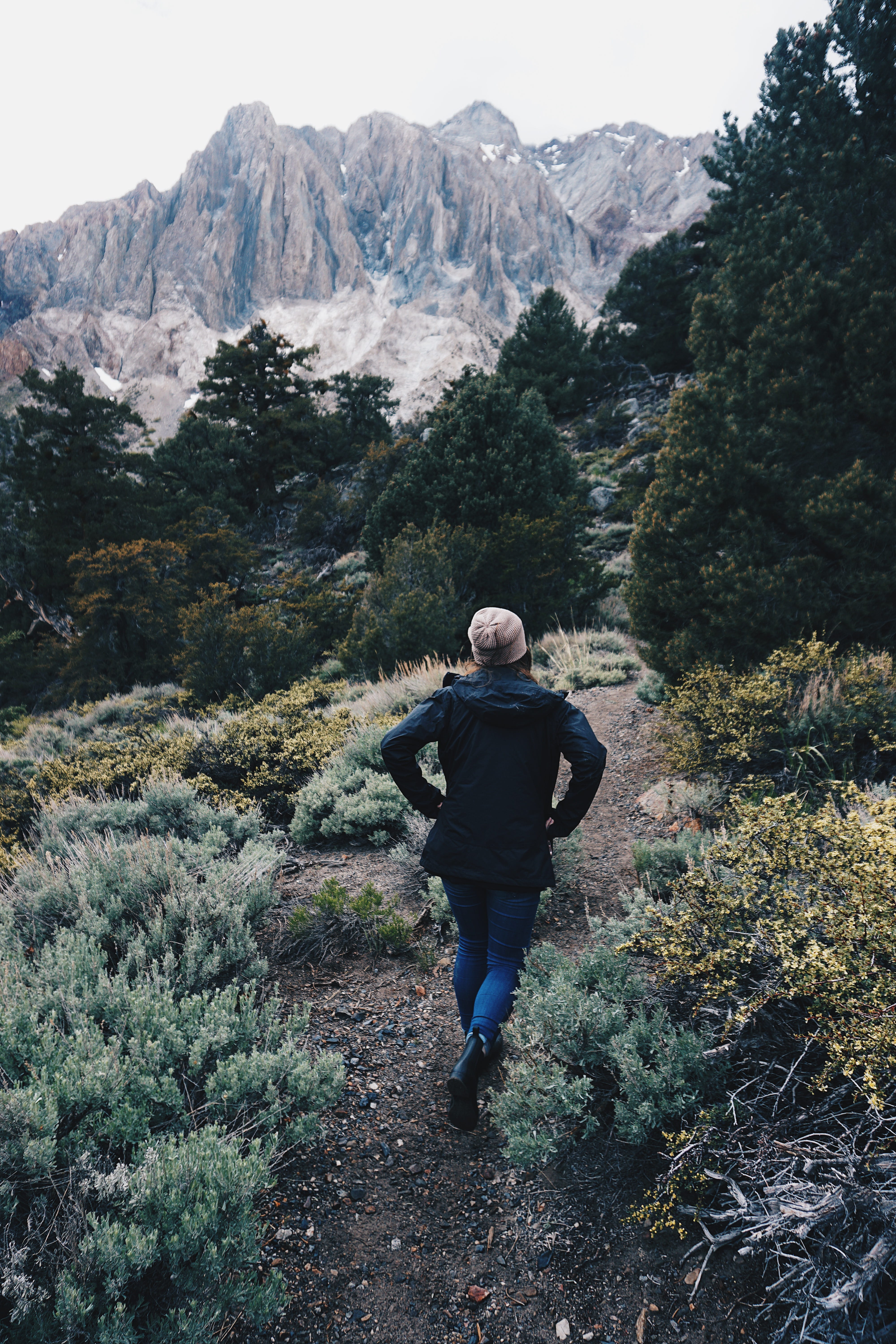 a6000, cold, mountain range, hiking, sony, beauty in nature, casual clothing, walk, black, wilderness, one person, outdoor, full length, growth, lifestyles, Phone HD Wallpaper