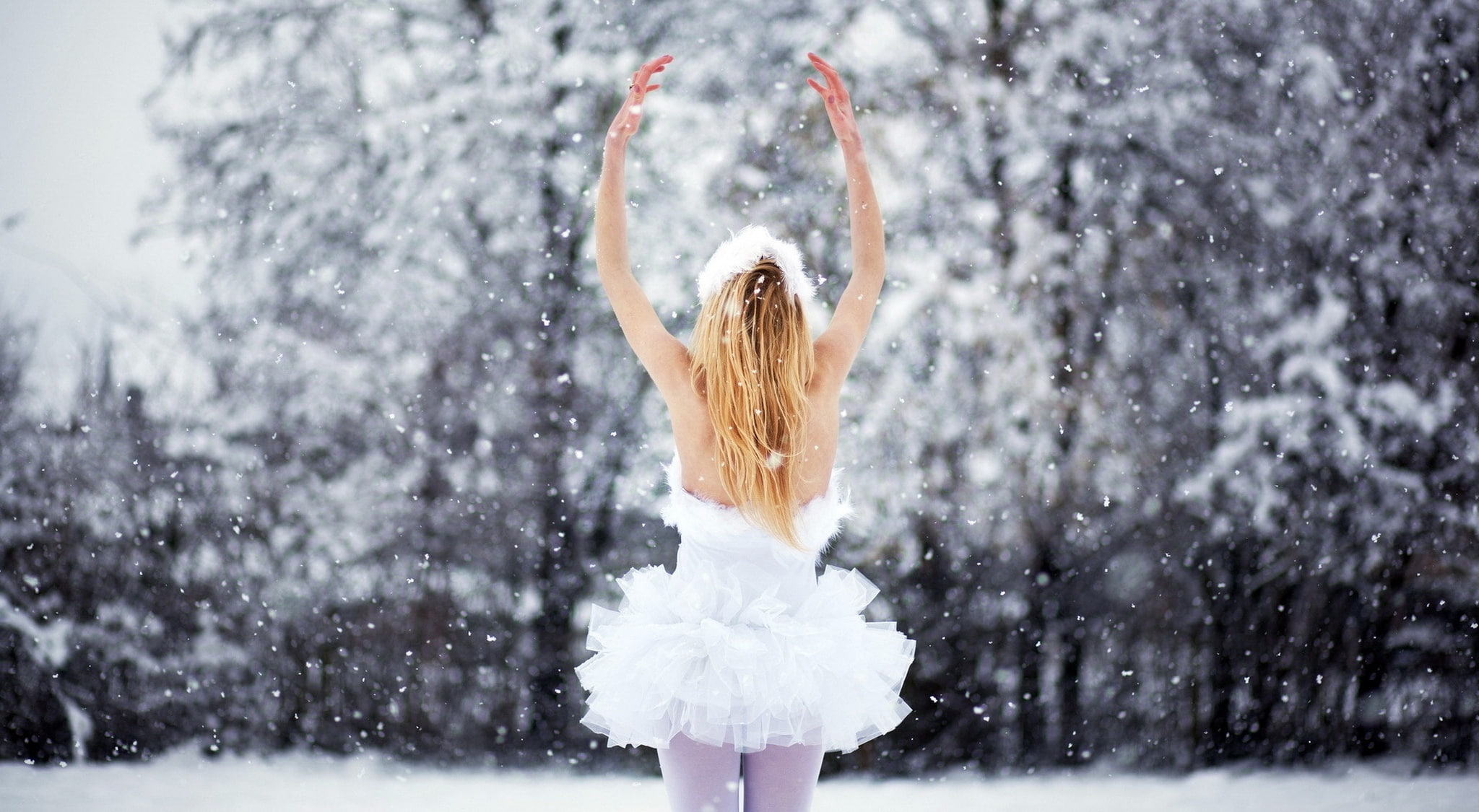 limb, ballet, back, outdoors, human body part, adult, young adult, 1080P, snow, blond hair, arms raised, fashion, dress, beauty, s, long hair, hairstyle, HD Wallpaper