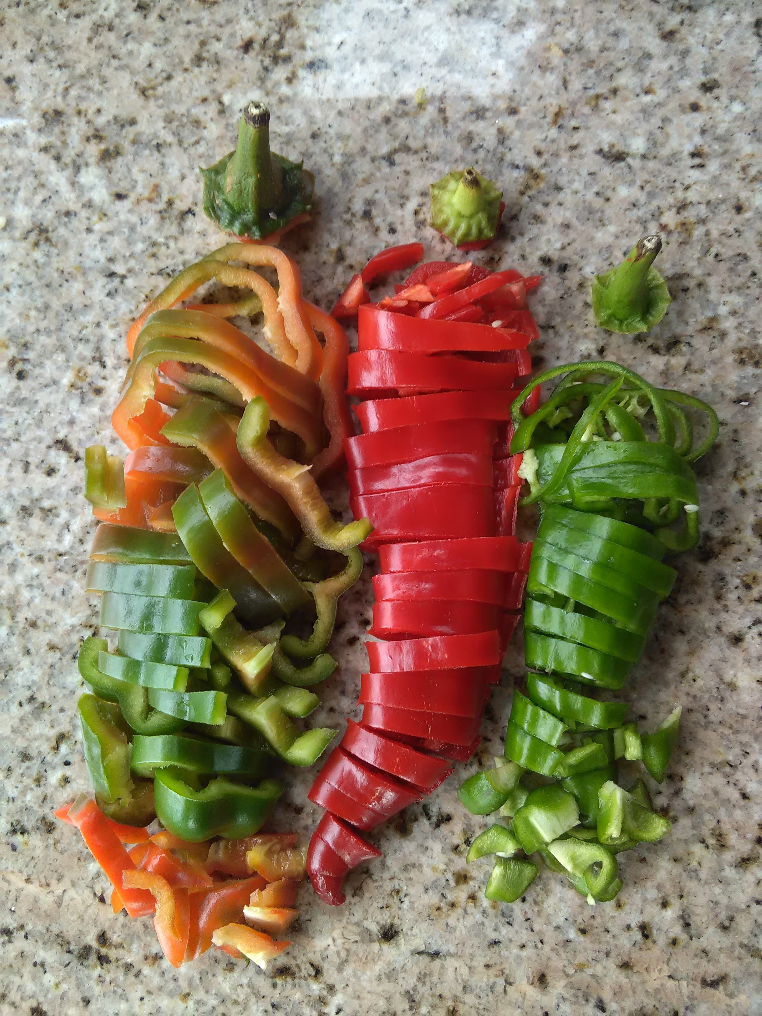 healthy eating, farming, tomato, green color, pepper, spice, garden, chef, foods, fruit, non gmo, salad, peppers, wellbeing, seeds, chopped, food and drink, Phone HD Wallpaper