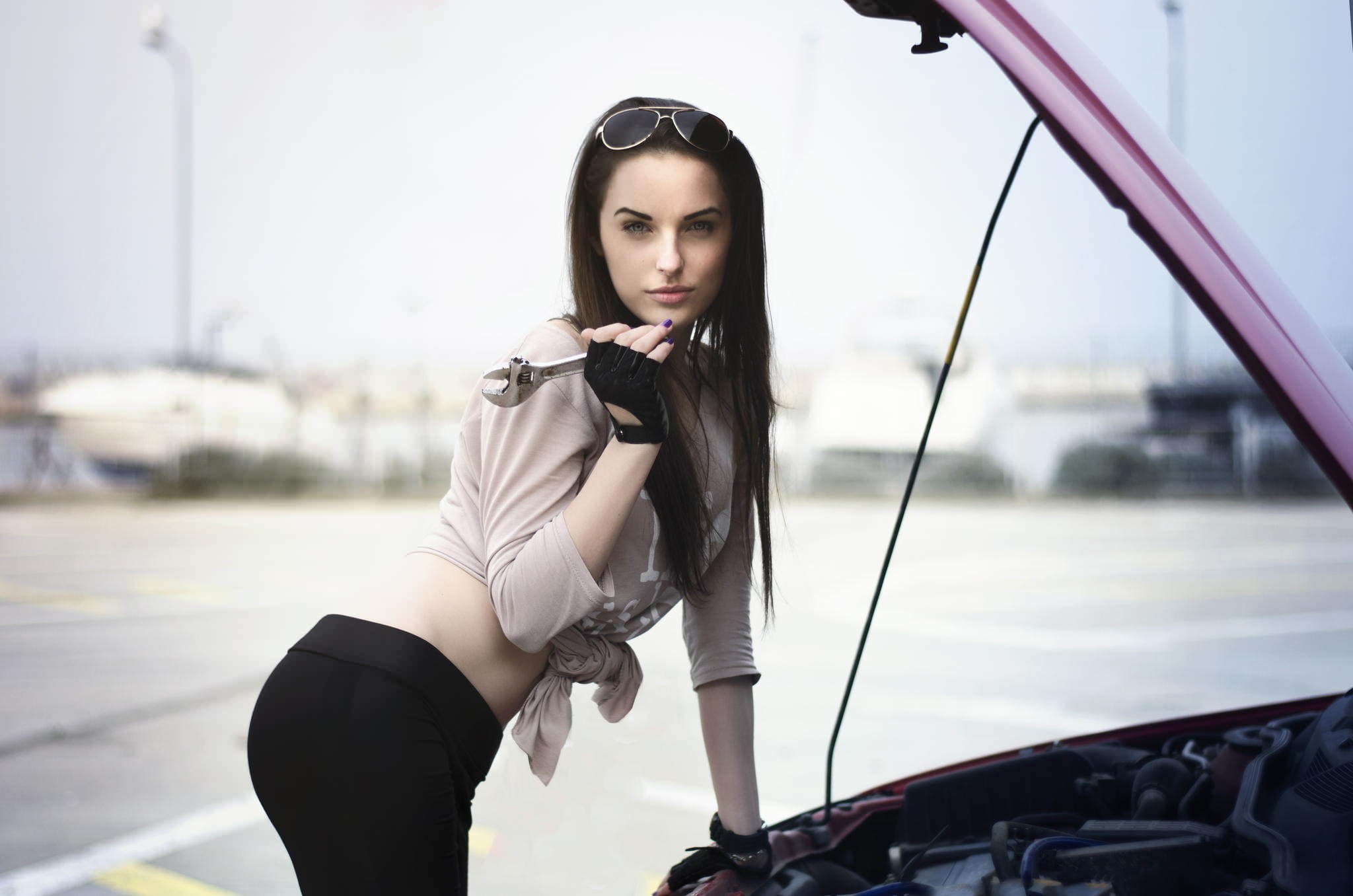 women, model, glasses, tools, 1080P, portrait, car, HD Wallpaper