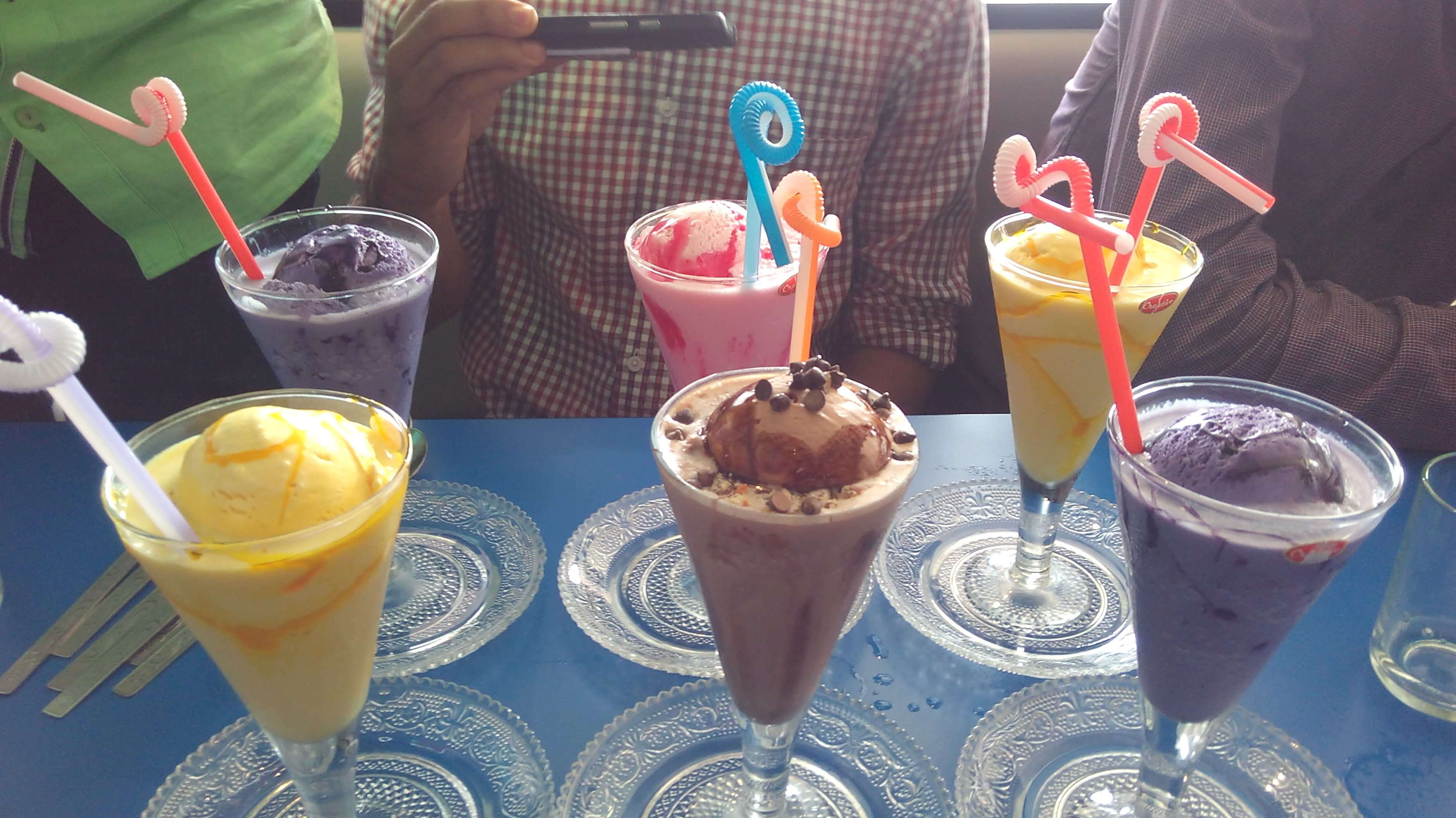 food, strawberry, glass, icecream, ice, food and drink, drinking straw, cocktail, frozen, 2K, milkshake, mango, drink, hand, indulgence, drinking glass, HD Wallpaper