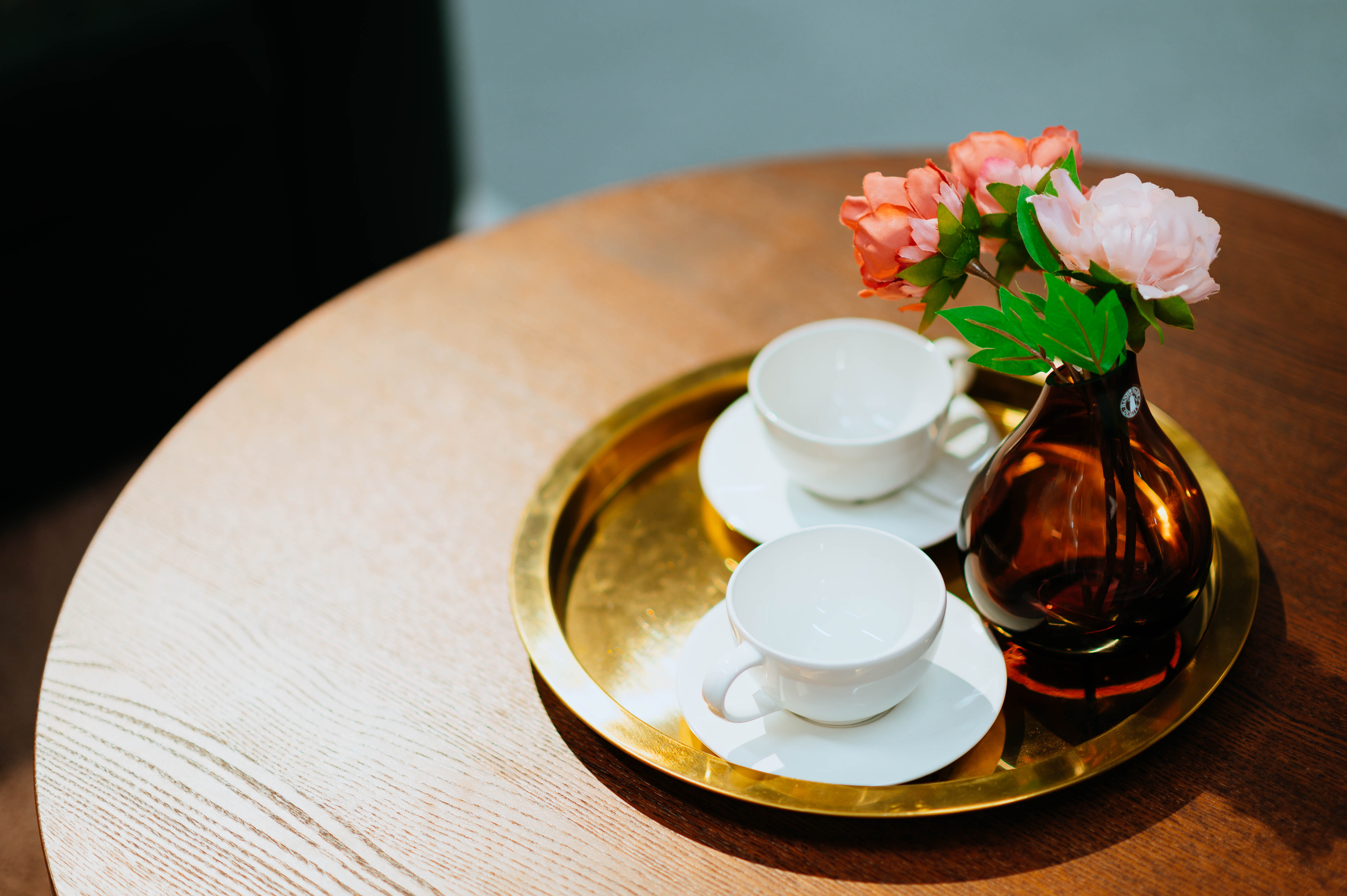 jar, flower bouquet, white, food, no people, ikebana, beside, meal, rose - flower, indoors, glass, egg, pottery, colored, flower, brass, ceramic, high angle view, HD Wallpaper