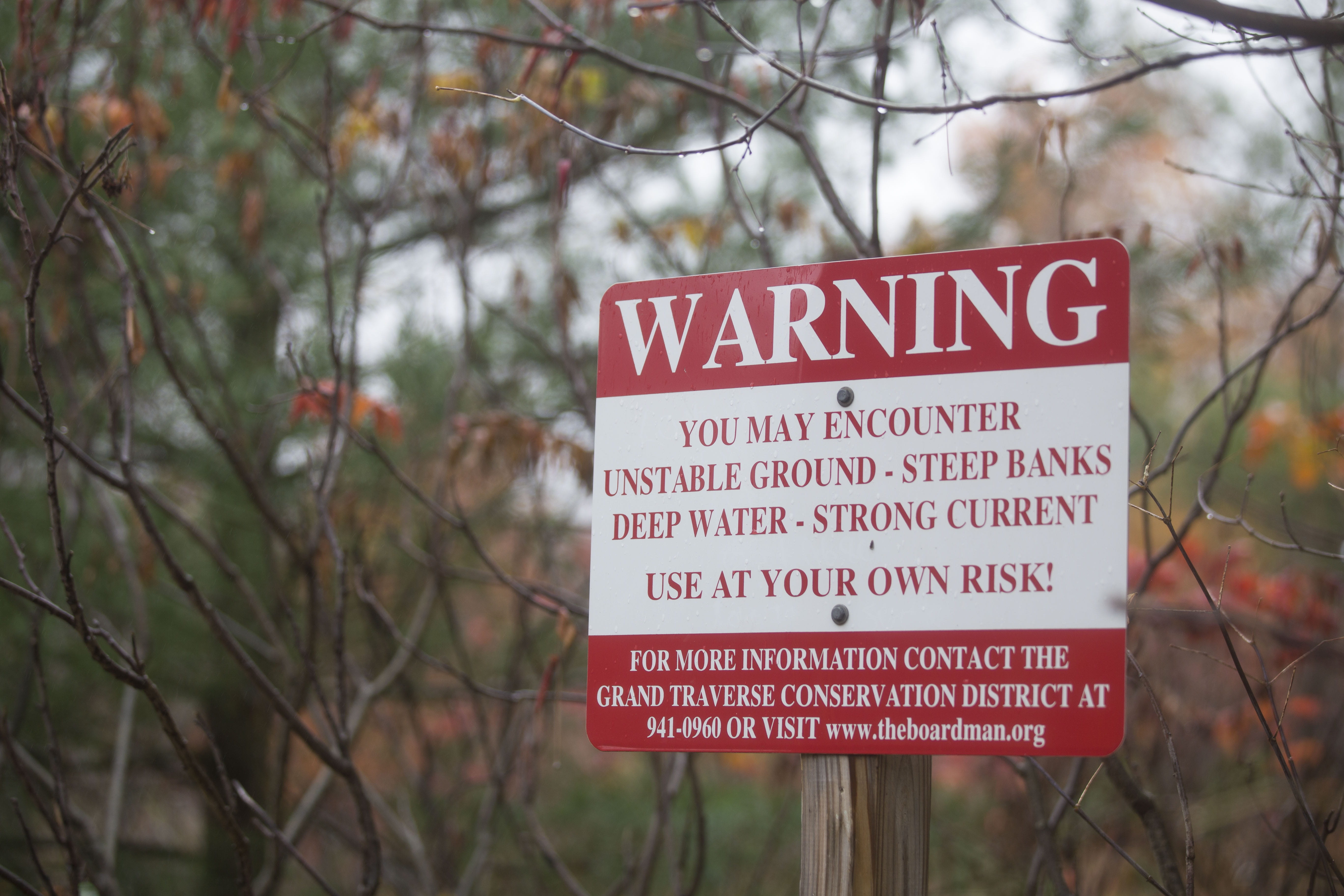 text, nature, guidance, rustic, unstable ground, information sign, 5K, warning, grand traverse, message, non-western script, conservation district, rainy, HD Wallpaper