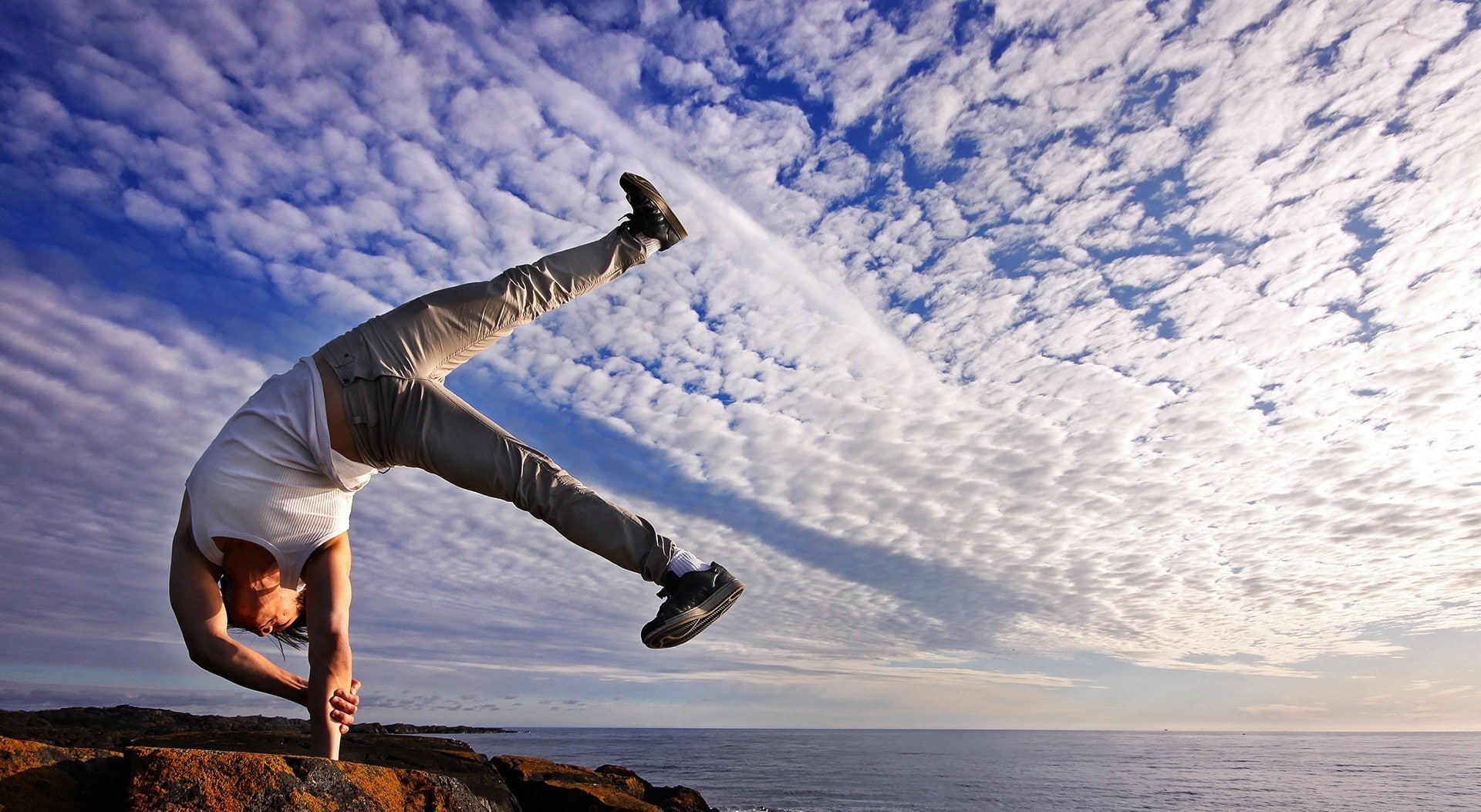 sea, stunt, young adult, Equilibrium, Perfect, beauty in nature, mid-air, day, top, skill, one person, lifestyles, full length, s, sport, 1080P, activity, HD Wallpaper