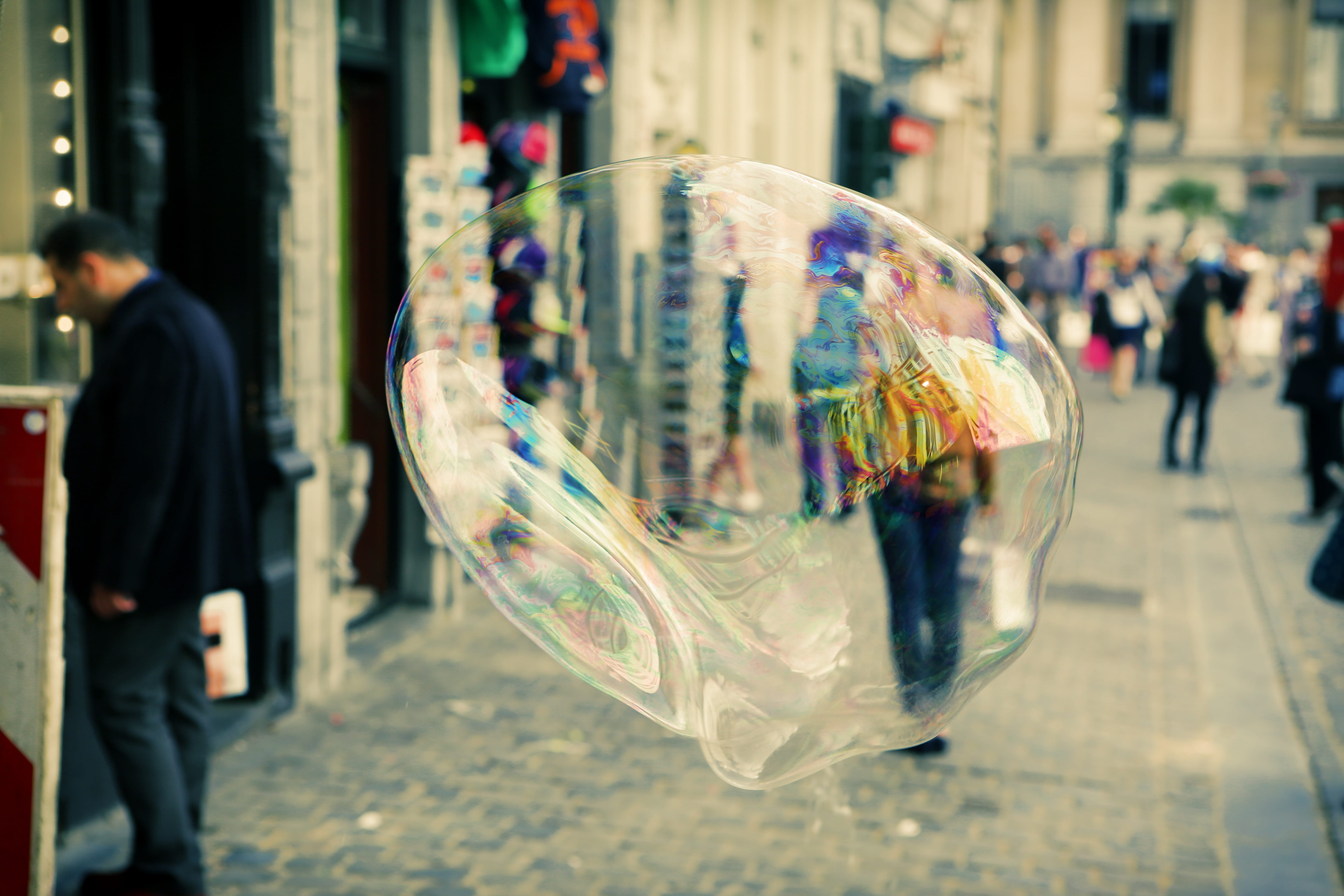 incidental people, europe, fragile, round, soap, real people, bubbles, wobbly, vulnerability, sidewalk, sphere, focus on foreground, cobblestone, building, HD Wallpaper