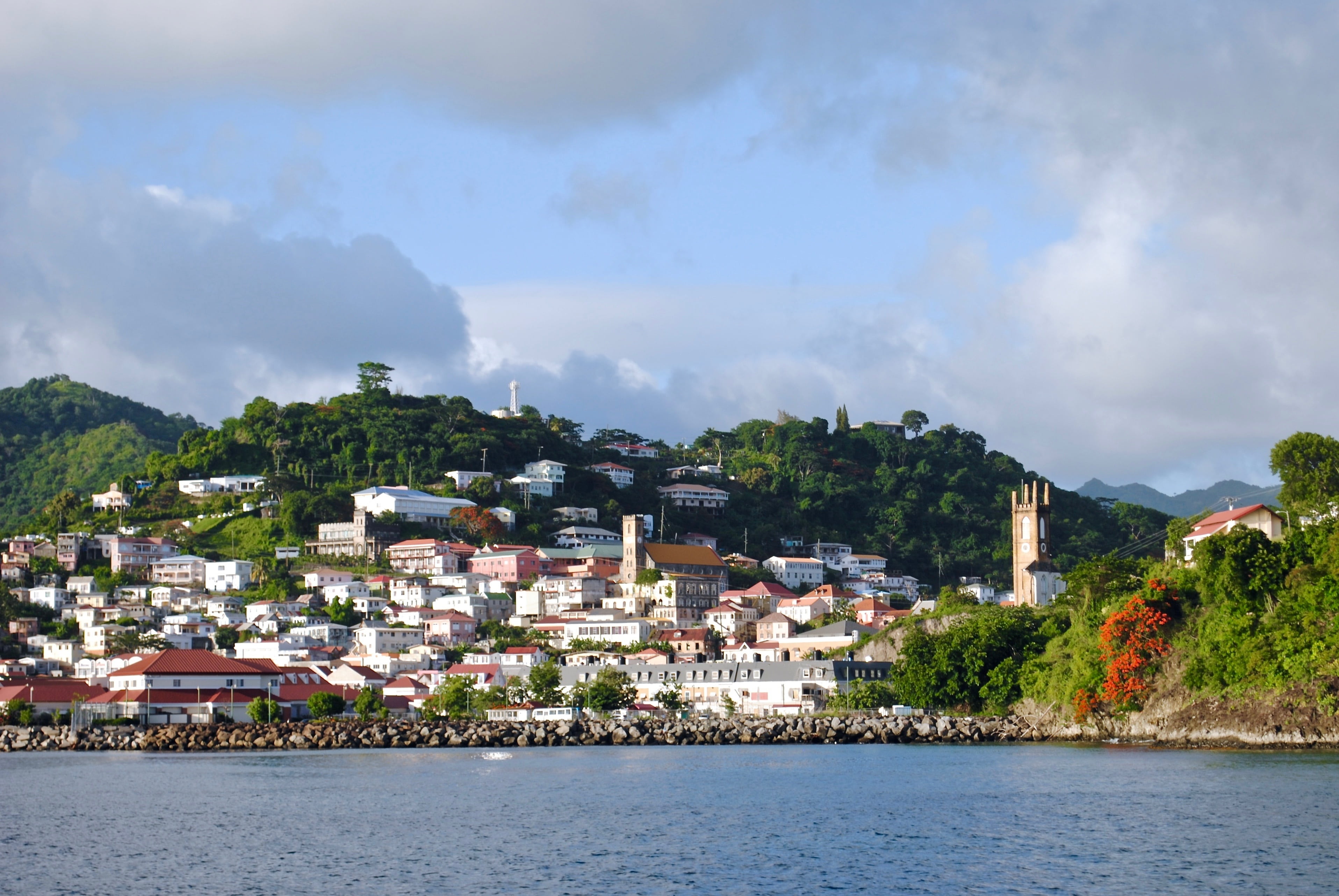 building exterior, tree, tourism, hill, architecture, mountain, city, ocean, seascape, caribbean, sea, shore, built structure, coast, getaway, waterfront, HD Wallpaper