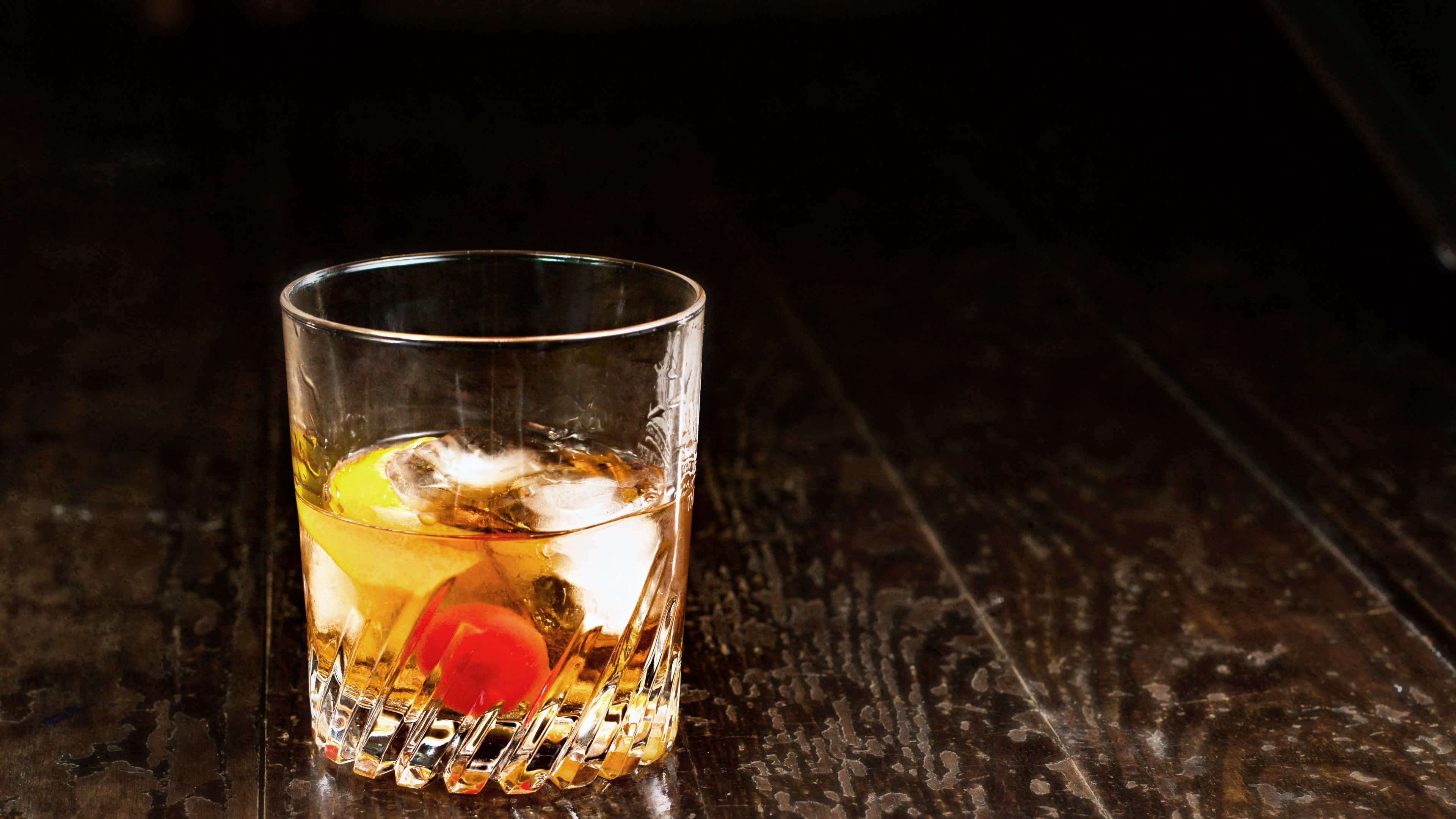 ice, beverage, half, cherry, glass, cocktails, 4K, lemon, full, clear, whiskey, HD Wallpaper