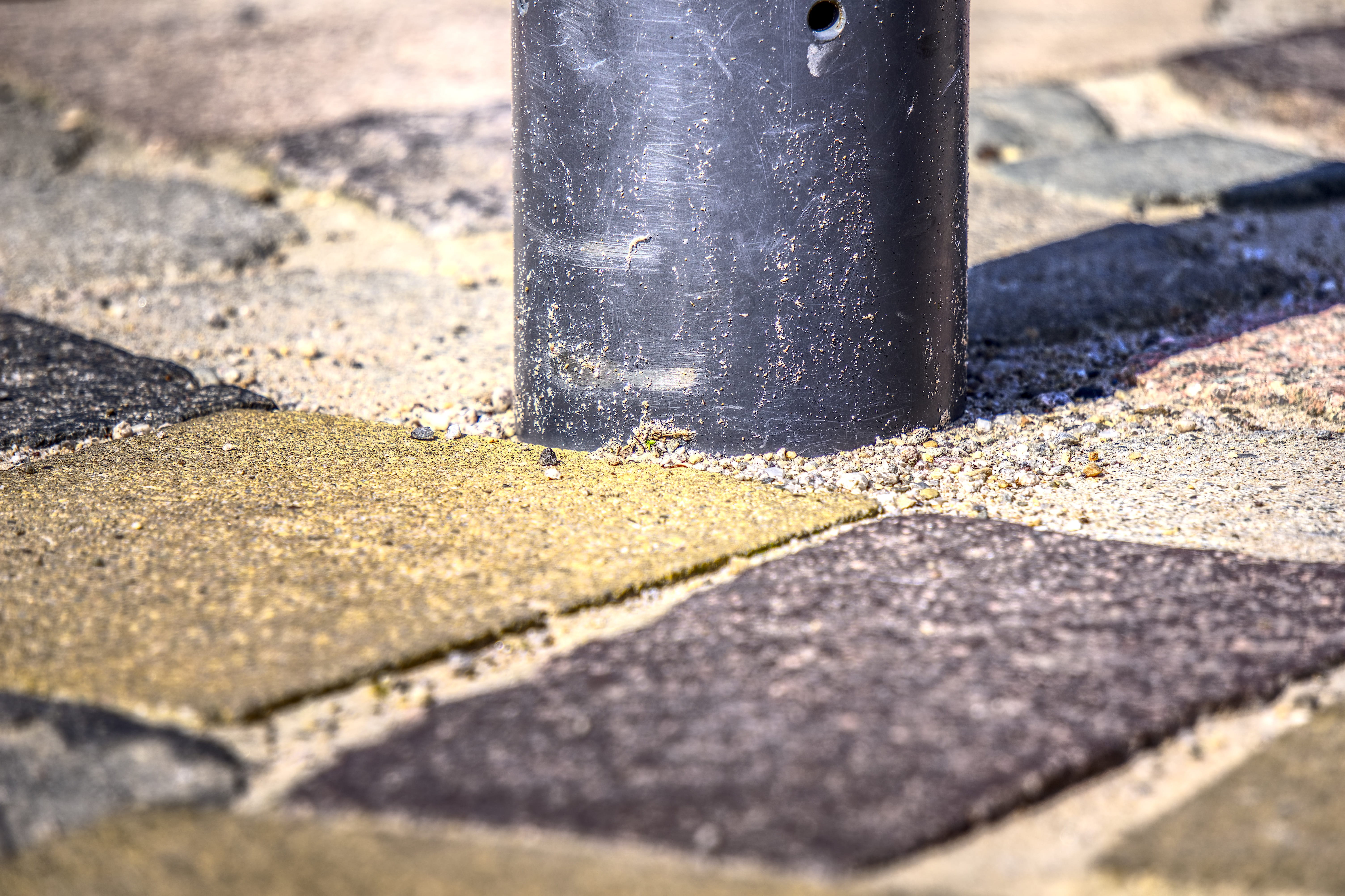 texture, 5K, post, fugue, high dynamic range, asphalt, dividing line, no people, close-up, city, lantern, metal, bollard, colorful, pattern, sunny, day, HD Wallpaper