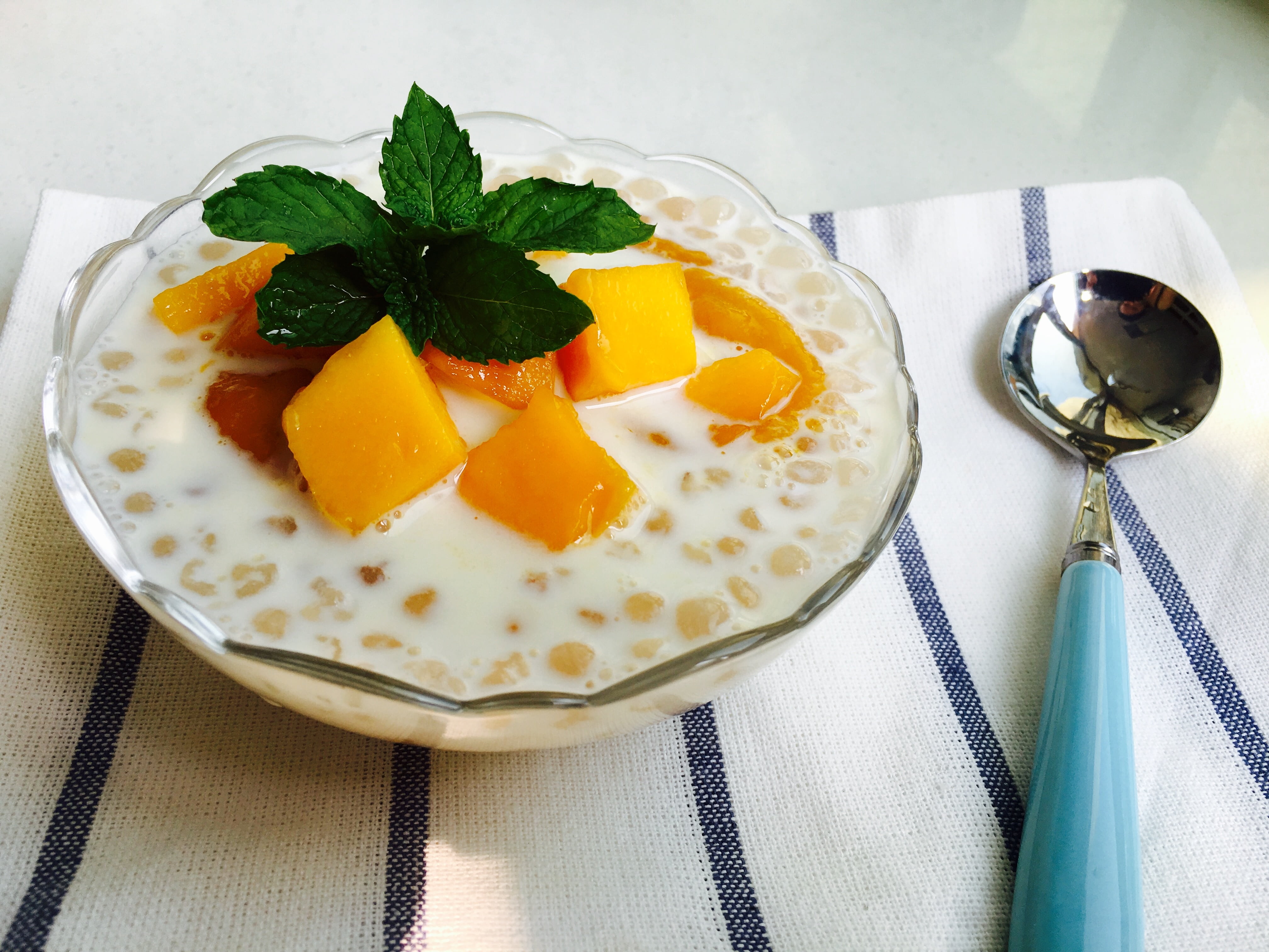 bowl, ready-to-eat, kitchen utensil, leaf, clear, dessert, mint leaf - culinary, table, food, temptation, herb, still life, food and drink, freshness, tapioca, HD Wallpaper