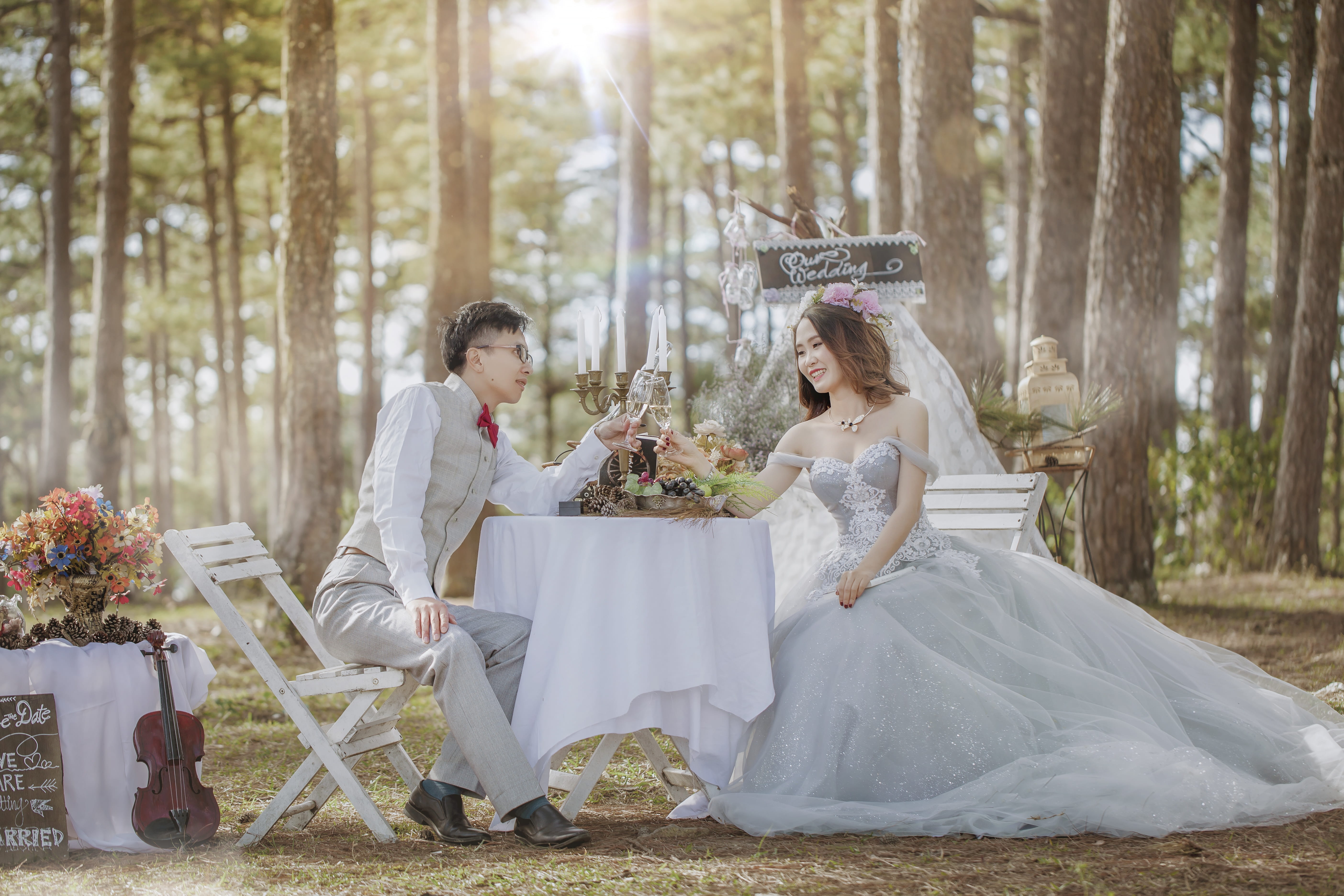 weddings, celebration, beauty, man, natural, adult, fashion, love, woman, wedding, field, plant, positive emotion, 5K, life events, event, newlywed, happiness, HD Wallpaper