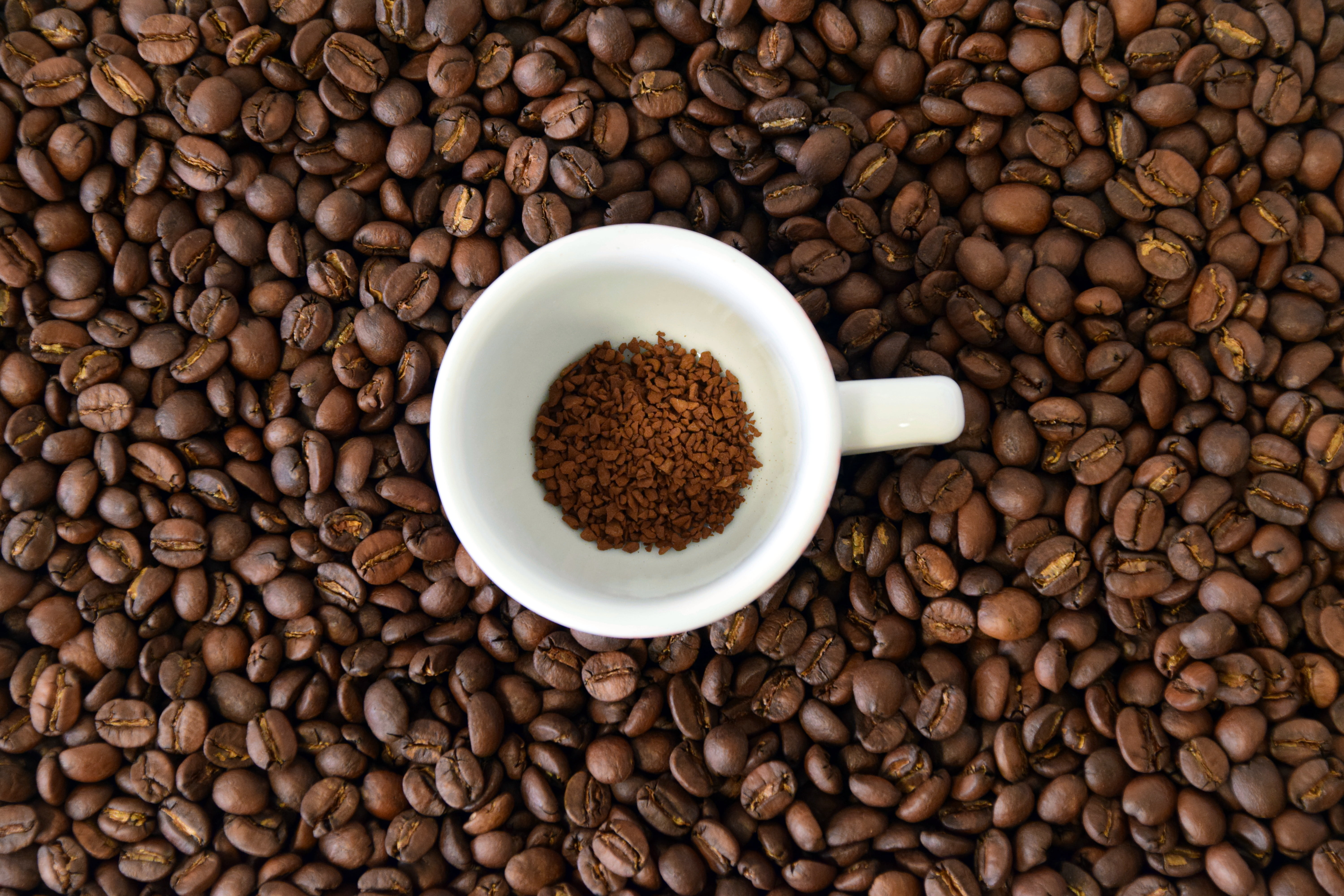 non-alcoholic beverage, mug, high angle view, coffee pictures, indoors, crockery, no people, refreshment, food, coffee, close, coffee beans, espresso, drink, HD Wallpaper