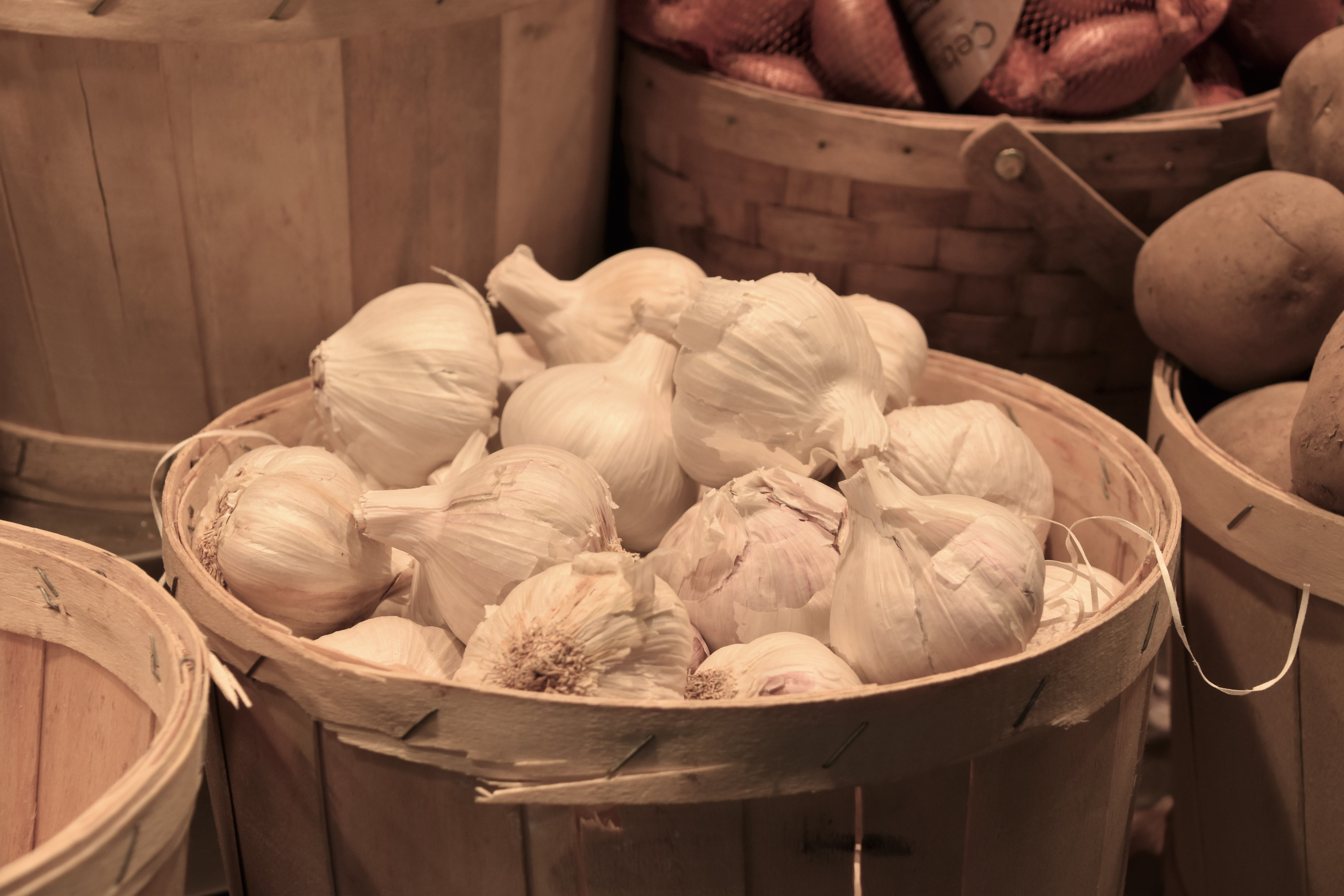 high angle view, condiment, flavors, vegetable, power, cloves of garlic, basket, market, still life, focus on foreground, chinese food, kitchen, dumpling, HD Wallpaper
