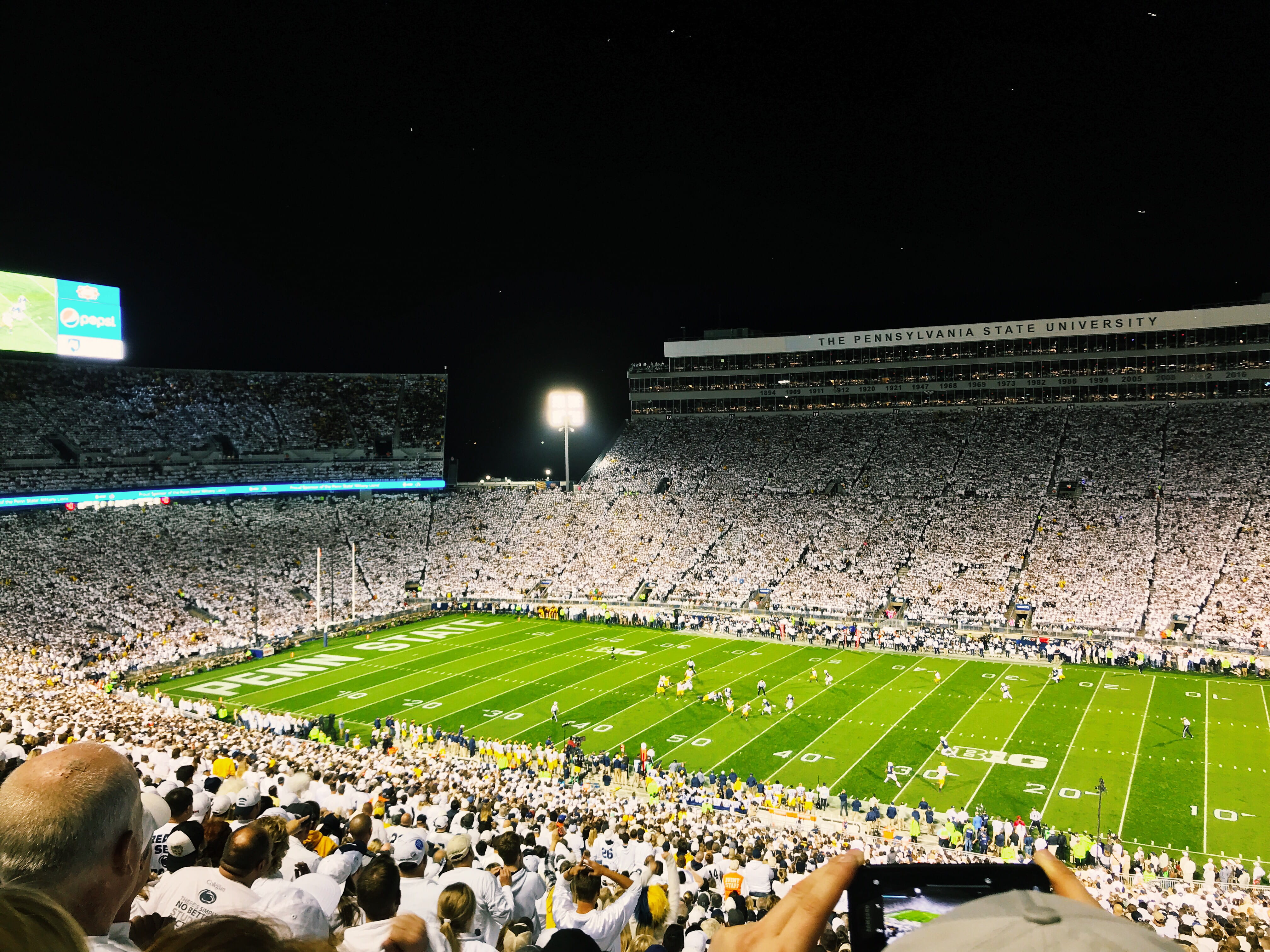 sport, team sport, large group of people, seat, light, group of people, watching, excitement, architecture, field, 4K, outdoors, night, competition, friday night light, HD Wallpaper