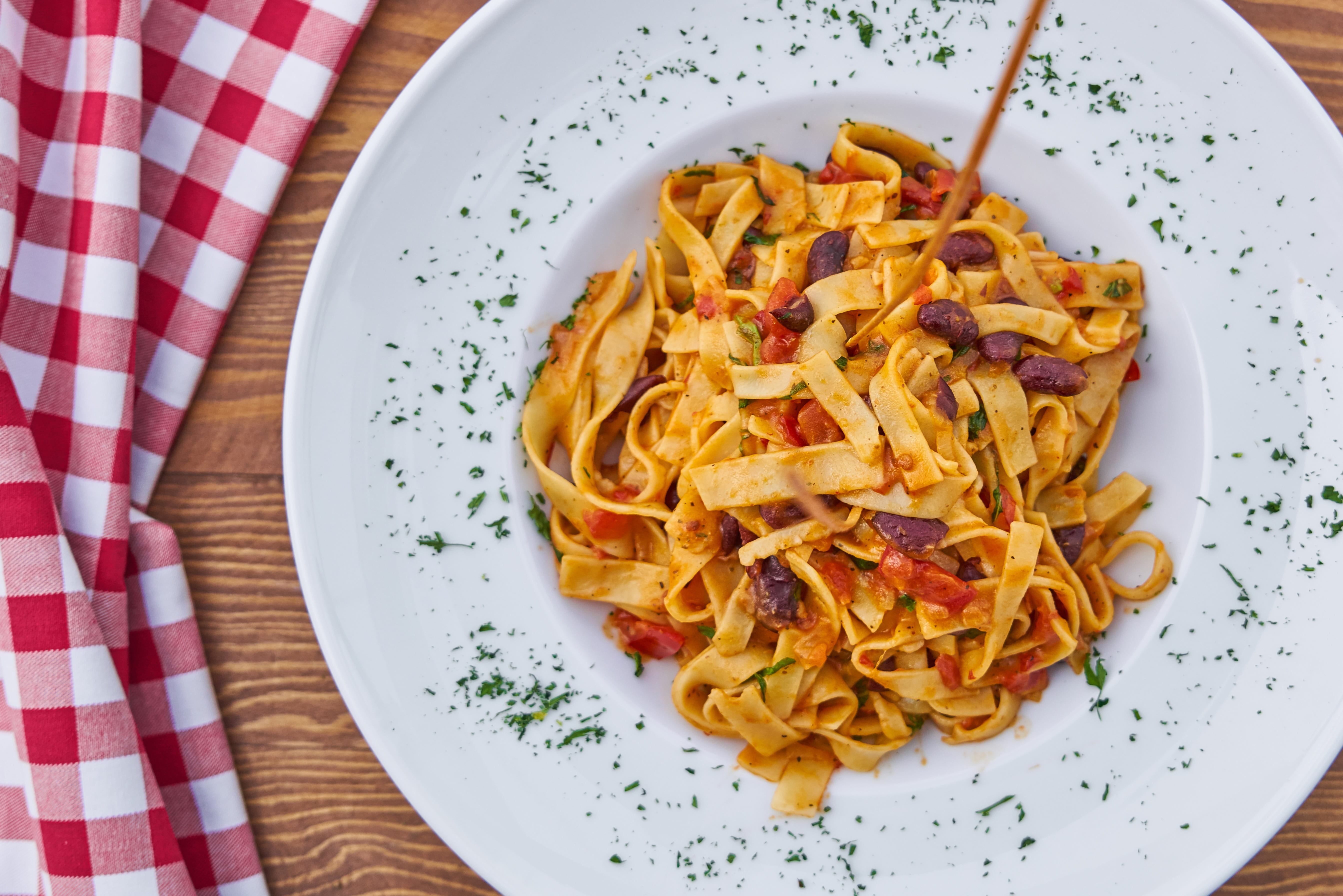 fresh, eating utensil, nutrition, carb, backgrounds, healthy eating, dough, beautiful, color image, 5K, high angle view, garnish, pasta, freshness, delicious, HD Wallpaper