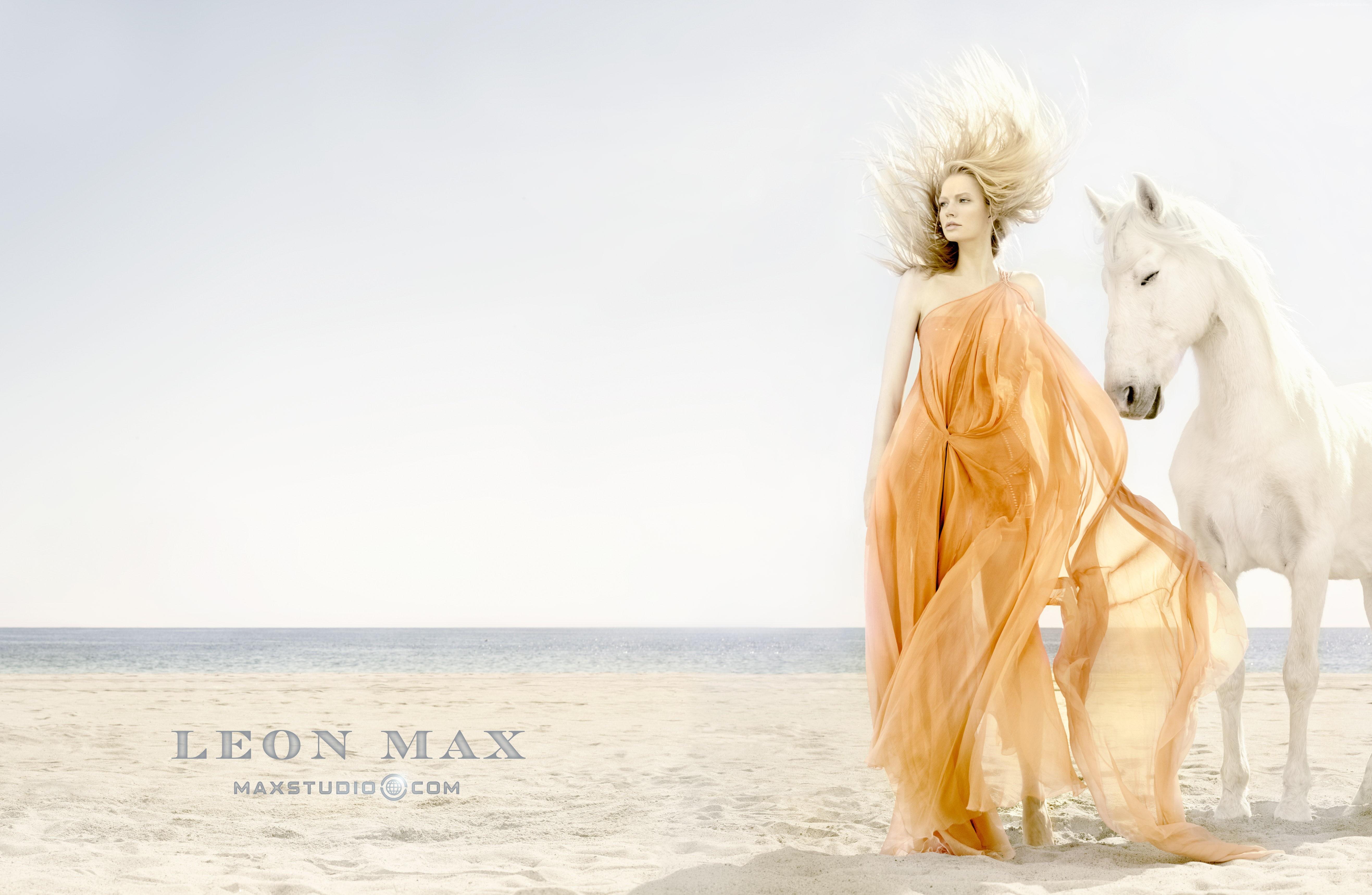 5K, sea, horse, sand, blonde, model, beach, wind, Katia Elizarova, yellow, HD Wallpaper