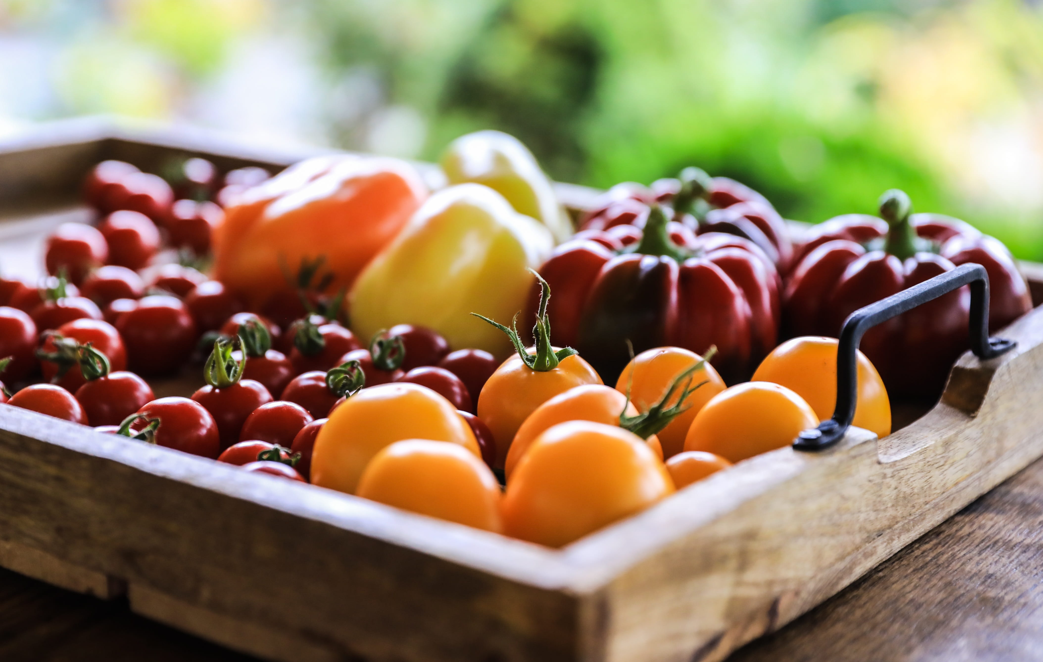 yellow, farmers market, healthy, color, 4K, harvesting, abundance, healthy eating, ripe, kitchen, tomato, vegetable, food and drink, wood, crate, garden, HD Wallpaper