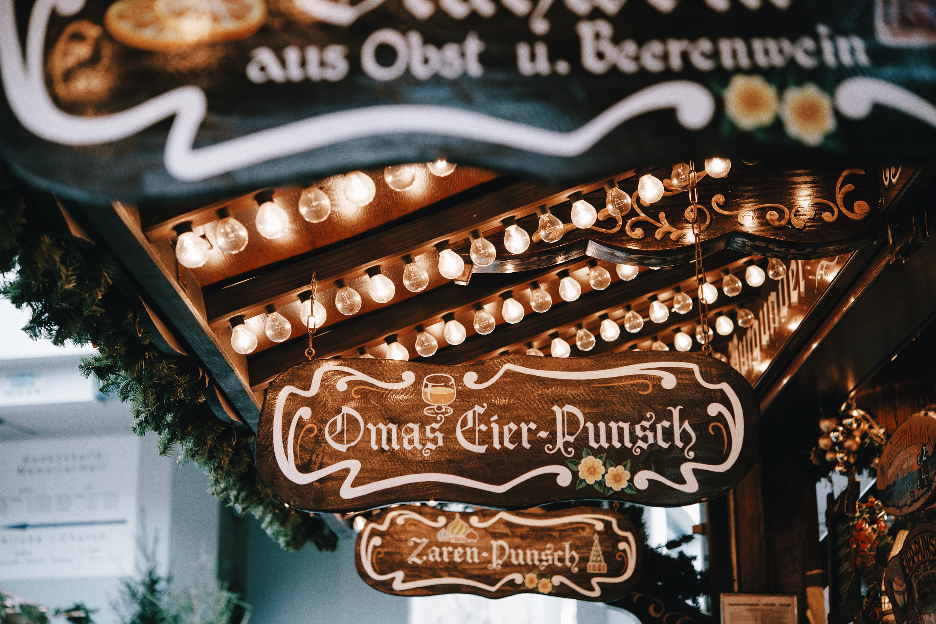 text, wooden, built structure, lights, omas, western script, shallow, white, snack, script, no people, gier, information sign, food, travel, building exterior, HD Wallpaper