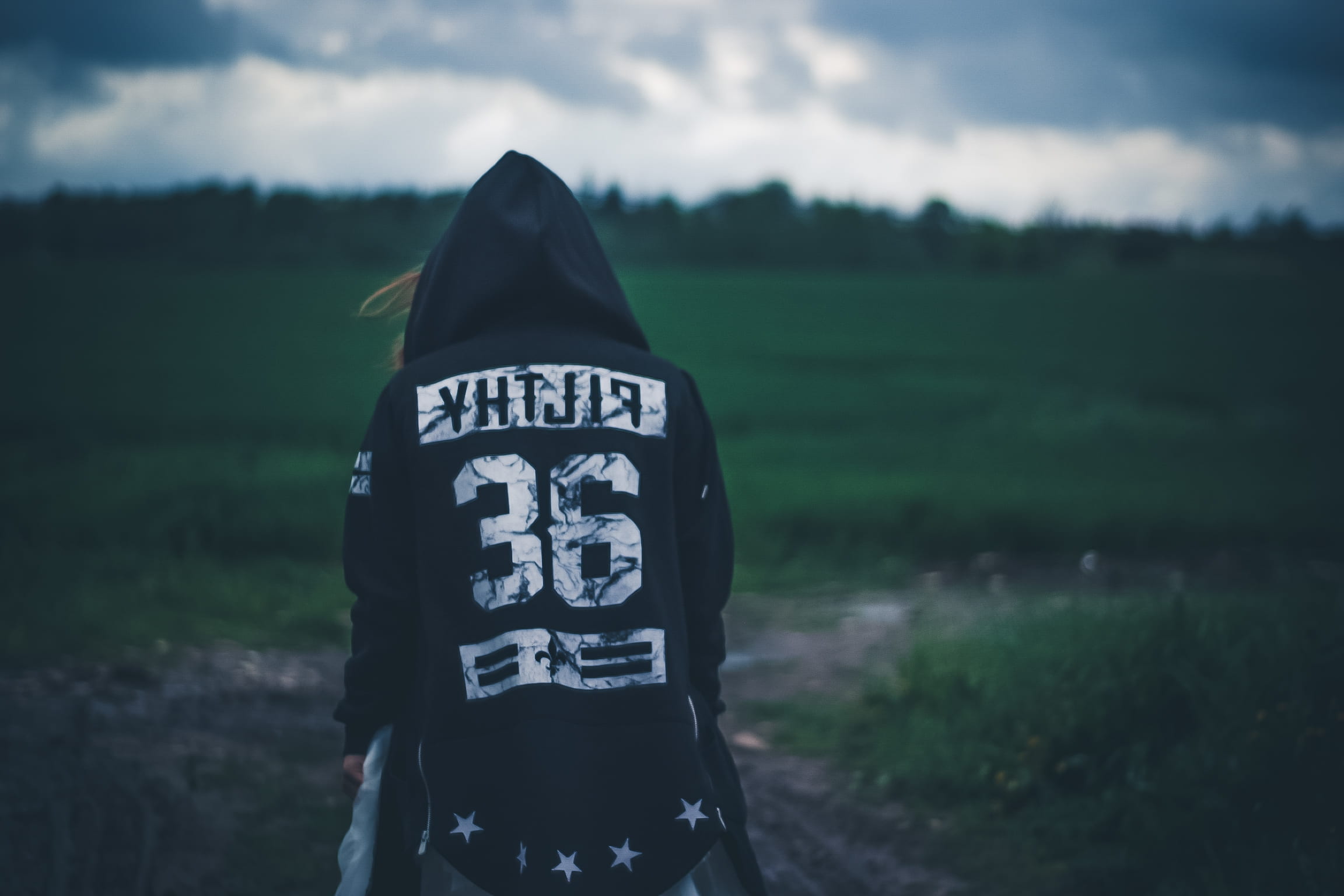 focus, photography, cloud - sky, fashion, grass, day, focus on foreground, western script, green color, field, shallow, back, white, land, text, daytime, HD Wallpaper