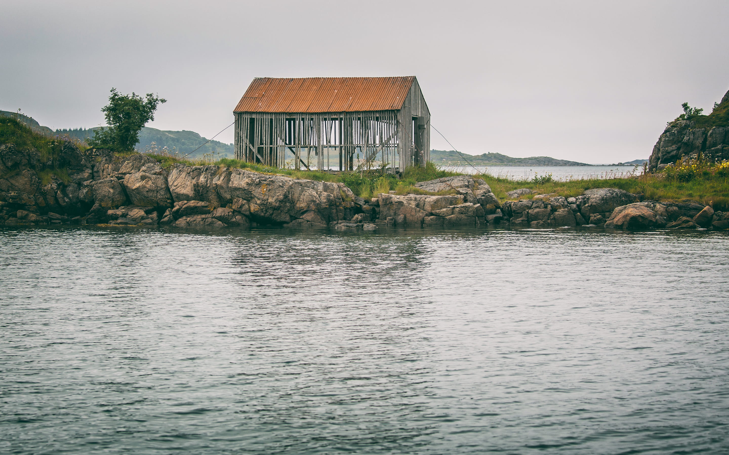 derelict, building, ocean, nature, tree, land, landscape, building exterior, day, gray, water, house, travel destinations, cabin, wooden, sea, hut, sky, HD Wallpaper