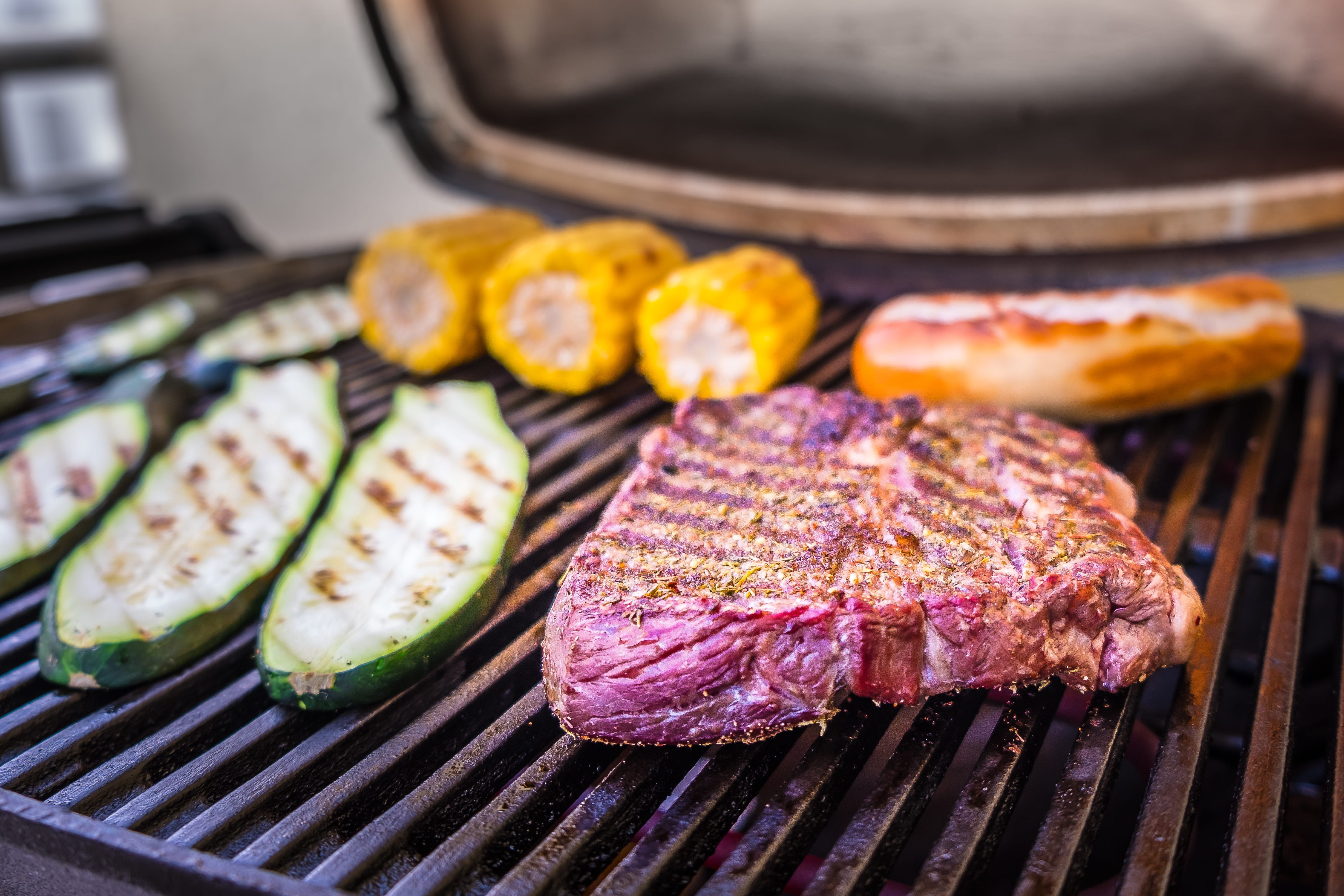 vegetarian, focus on foreground, friends, ready-to-eat, eat, dinner, grill, red meat, freshness, unhealthy eating, temptation, high angle view, flame, corn, HD Wallpaper