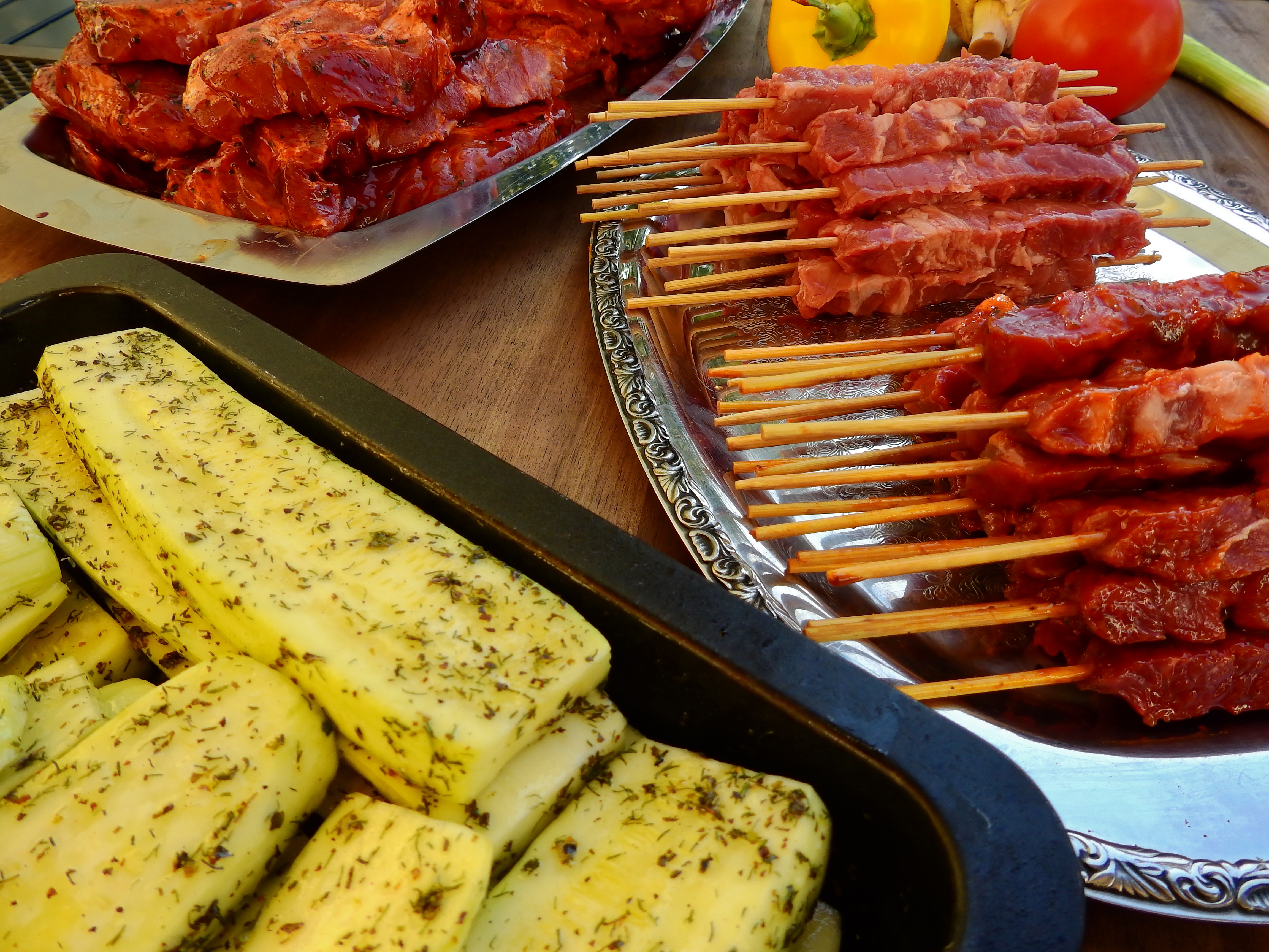 frisch, close-up, vegetable, wellbeing, high angle view, no people, grilled meats, marinade, vegetables, plate, meat, mushroom, serving size, snack, zucchini, HD Wallpaper