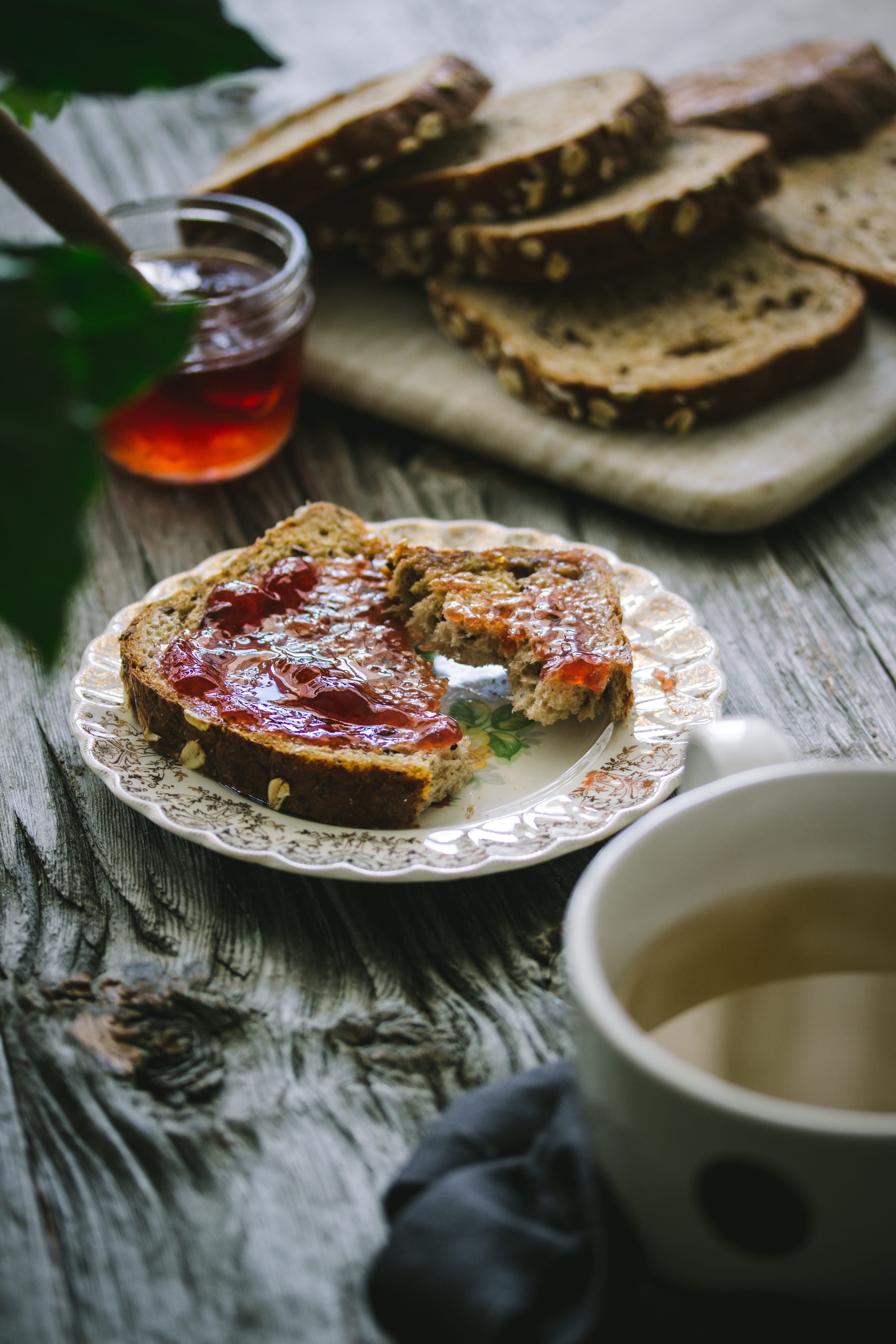 hot drink, pottery, beverage, sliced, healthy eating, tea, still life, sauce, tea - hot drink, bread, meal, refreshment, french toast, saucer, tea cup, Phone HD Wallpaper