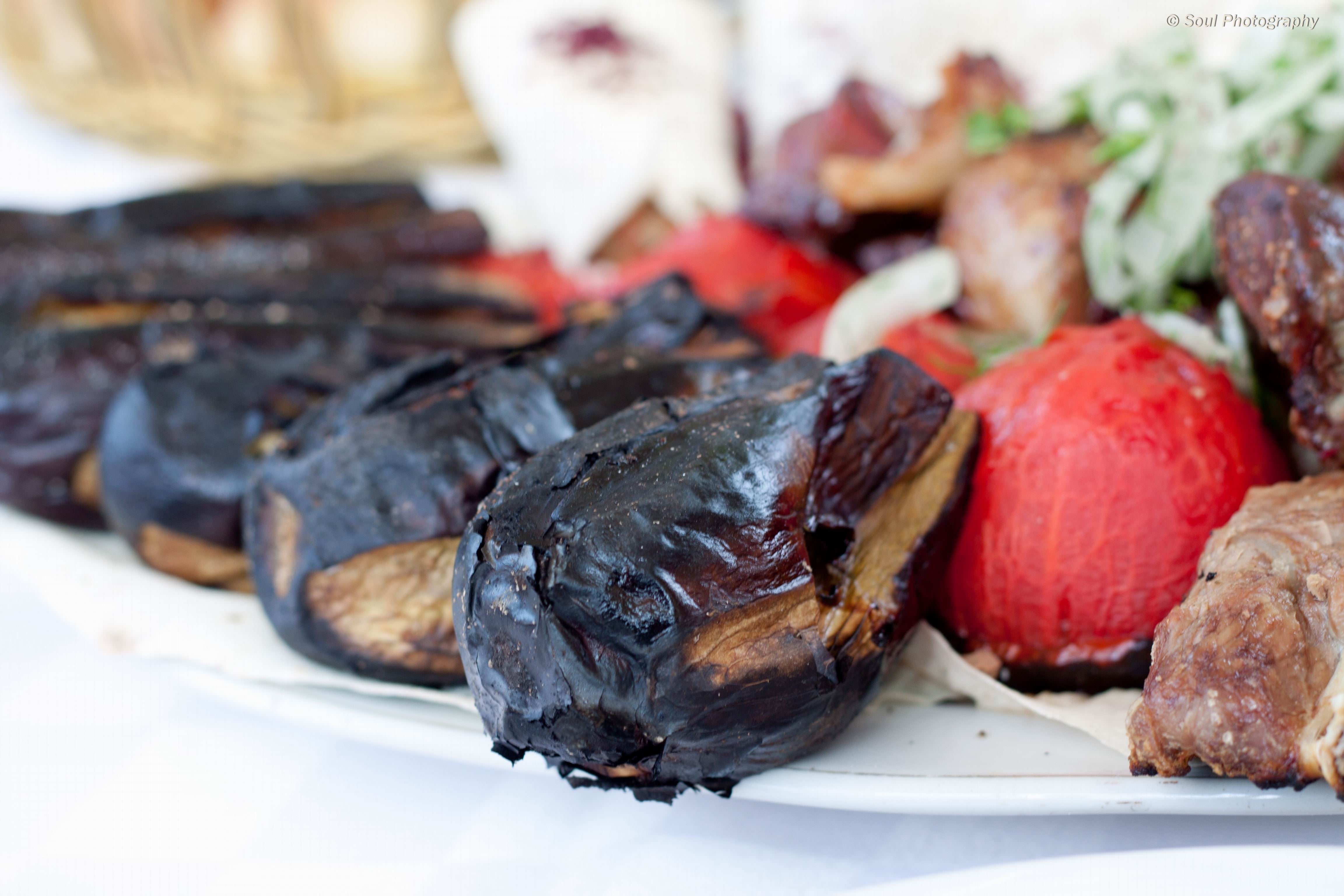 food And Drink, refreshment, summer, no people, grilled, barbecue, selective focus, close-up, steak, burned, restaurant, fruit, vegetables, freshness, focus on foreground, HD Wallpaper