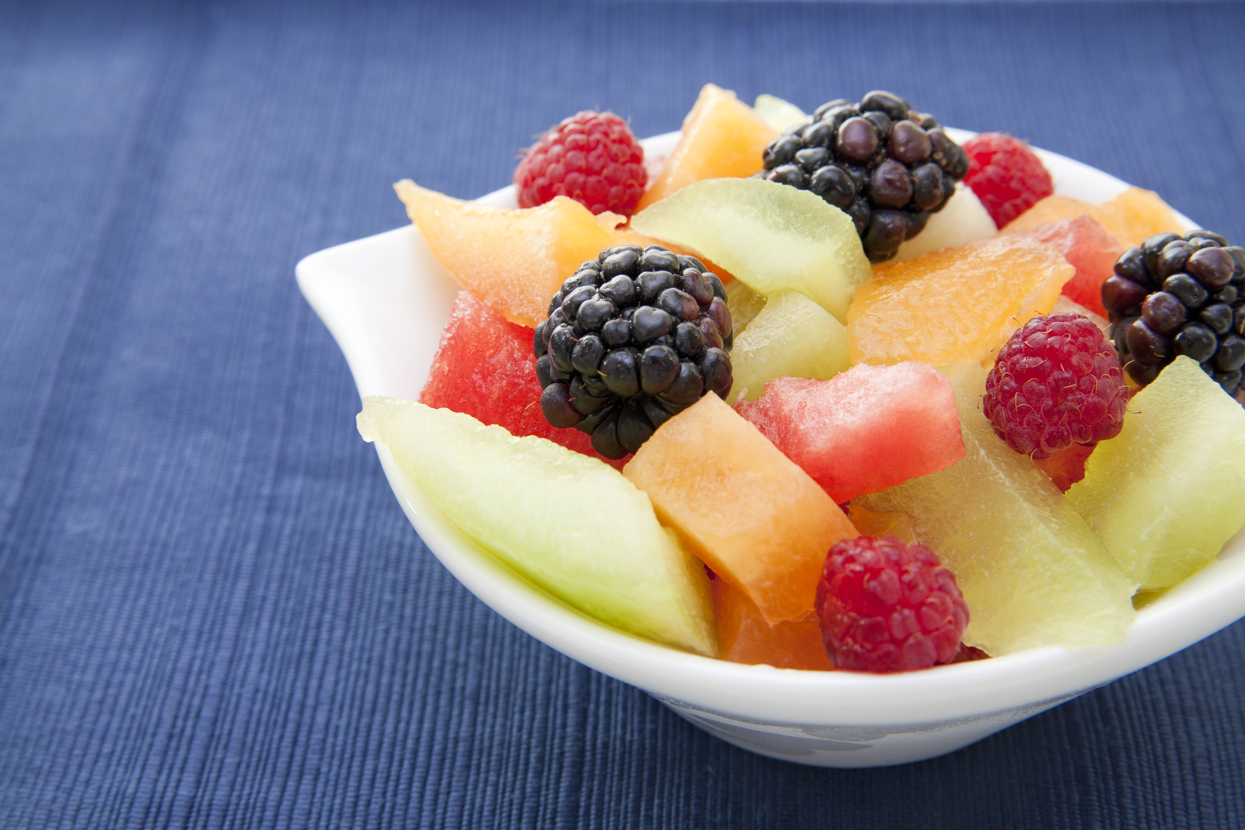 vegetarian, strawberry, sweet food, delicious, blueberry, sweet, wellbeing, berries, organic, blackberry - fruit, ceramic, 4K, snack, raspberry, close-up, HD Wallpaper