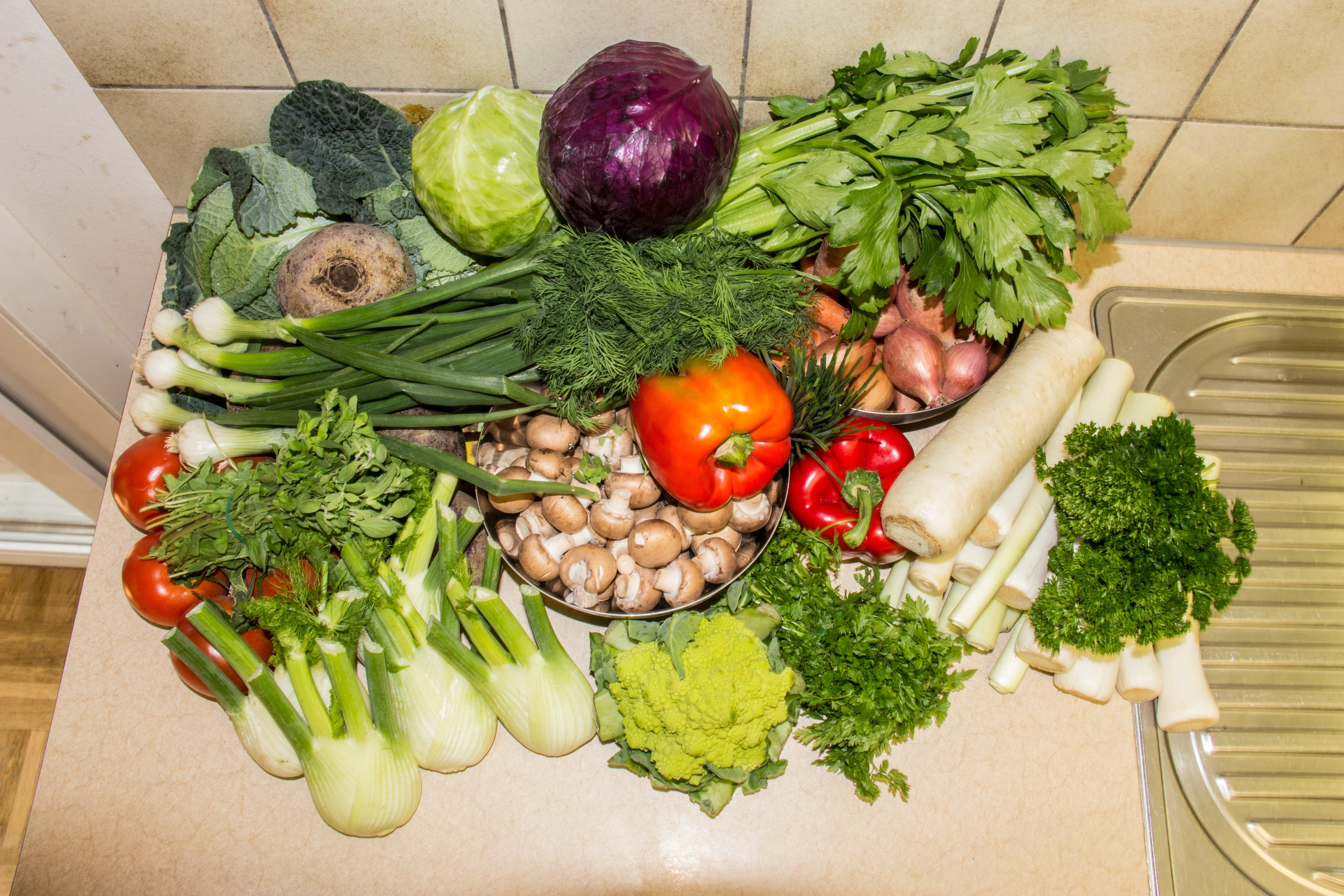 herbs, chervil, broccoli, herb, chives, healthy eating, green color, fruit, celery, bell pepper, freshness, organic, green, wellbeing, vegetable, wirz, HD Wallpaper