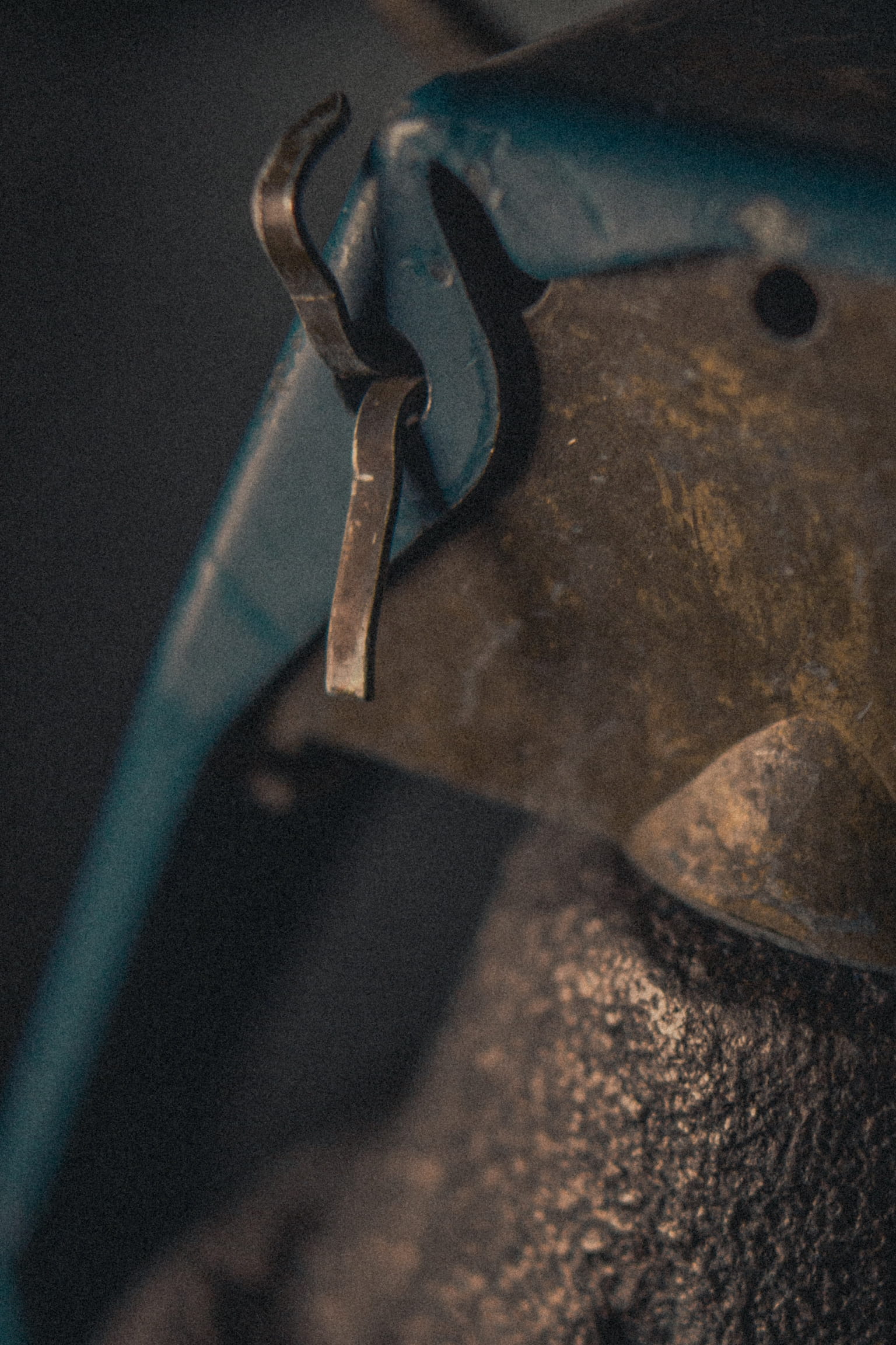 selective focus, margate, security, equipment, old, metal, man made object, mood, work tool, single object, close-up, tool, indoors, dark, 1080P, focus on foreground, Phone HD Wallpaper