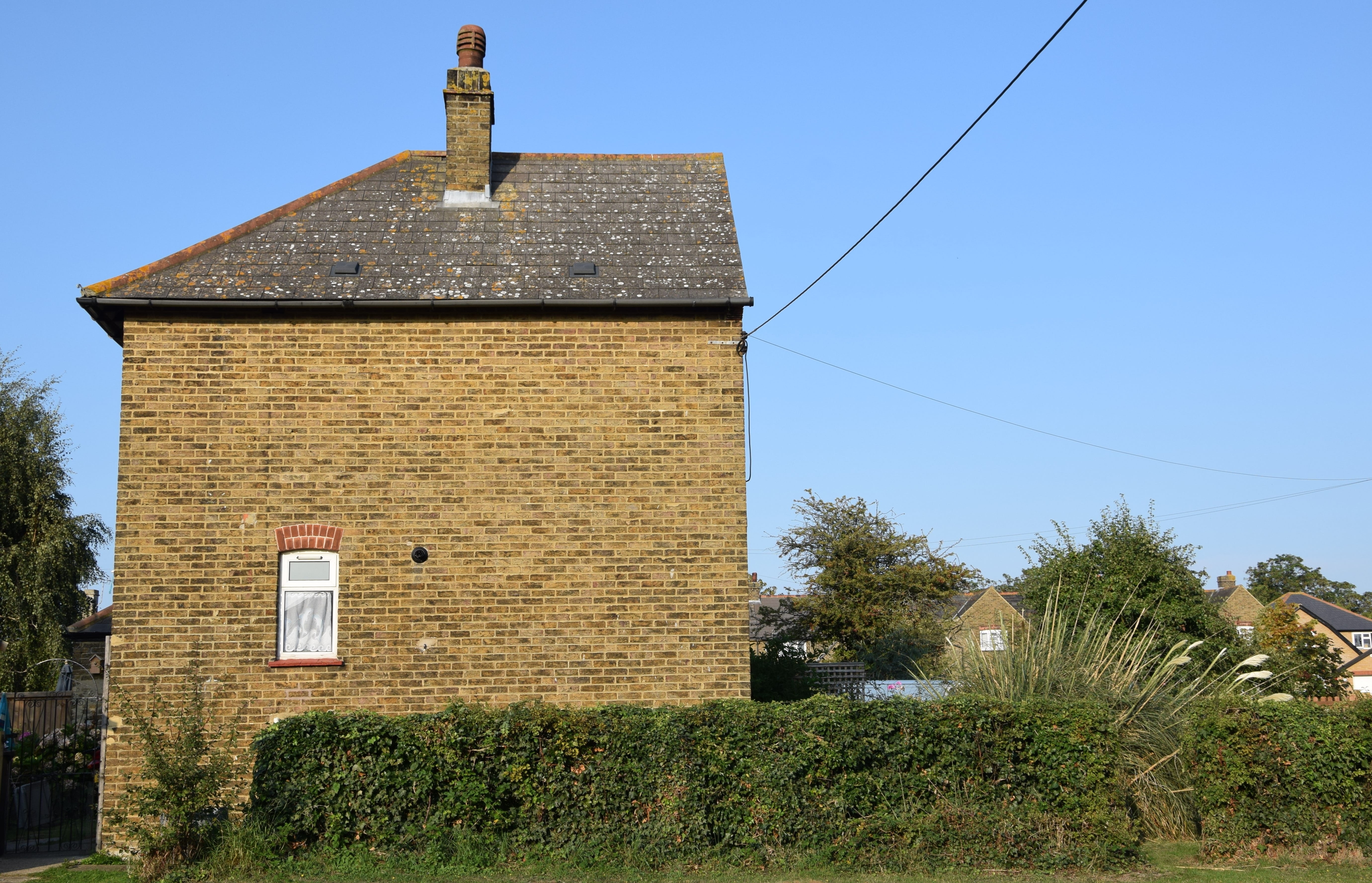 grass, history, clear sky, tree, built structure, old, nature, architecture, the past, margate, brick, home, blue, building exterior, day, england, plant, HD Wallpaper