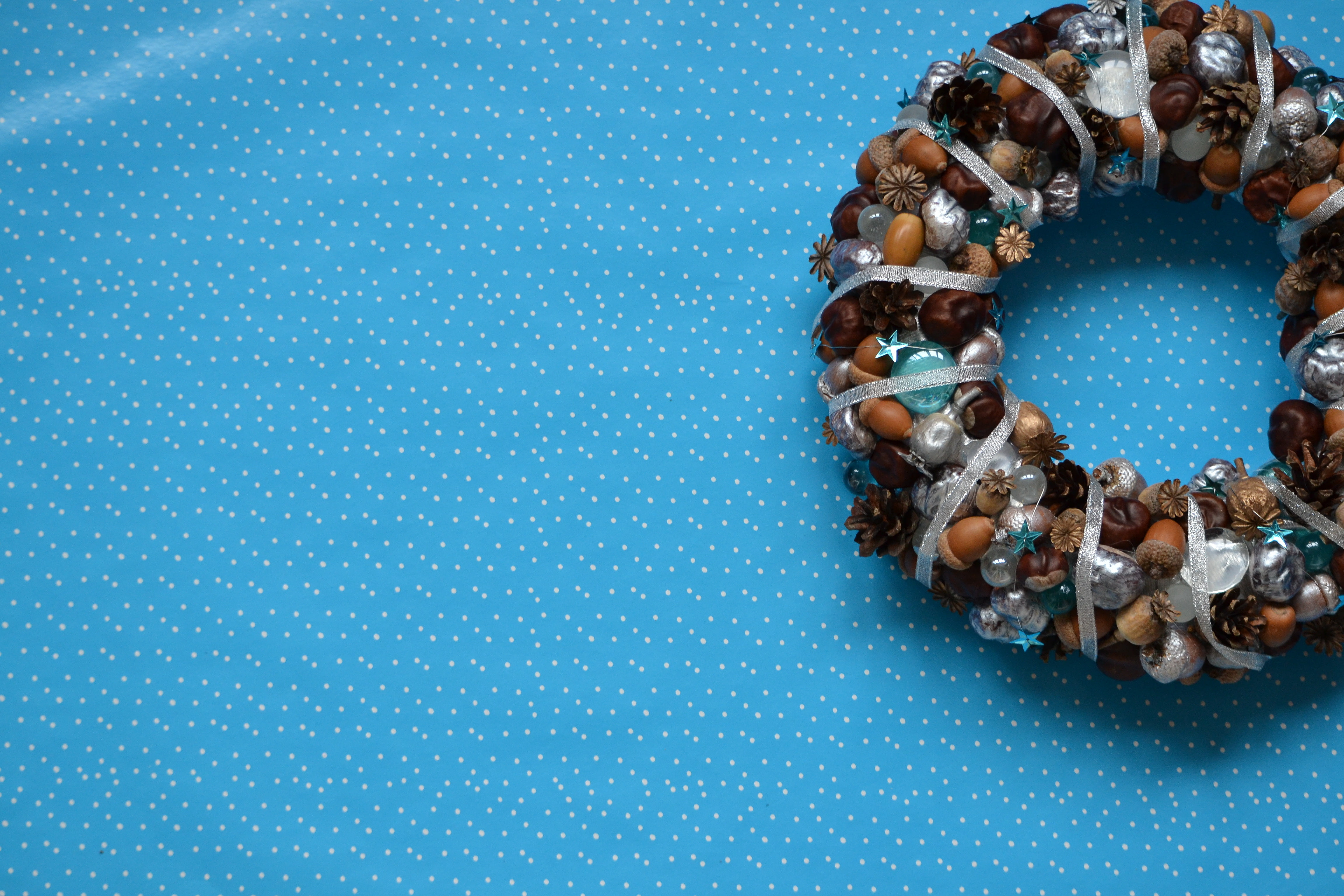 made by hand, point, chestnuts, bumps, 4K, new year, novogodnii wreath, DIY, blue, acorns, HD Wallpaper