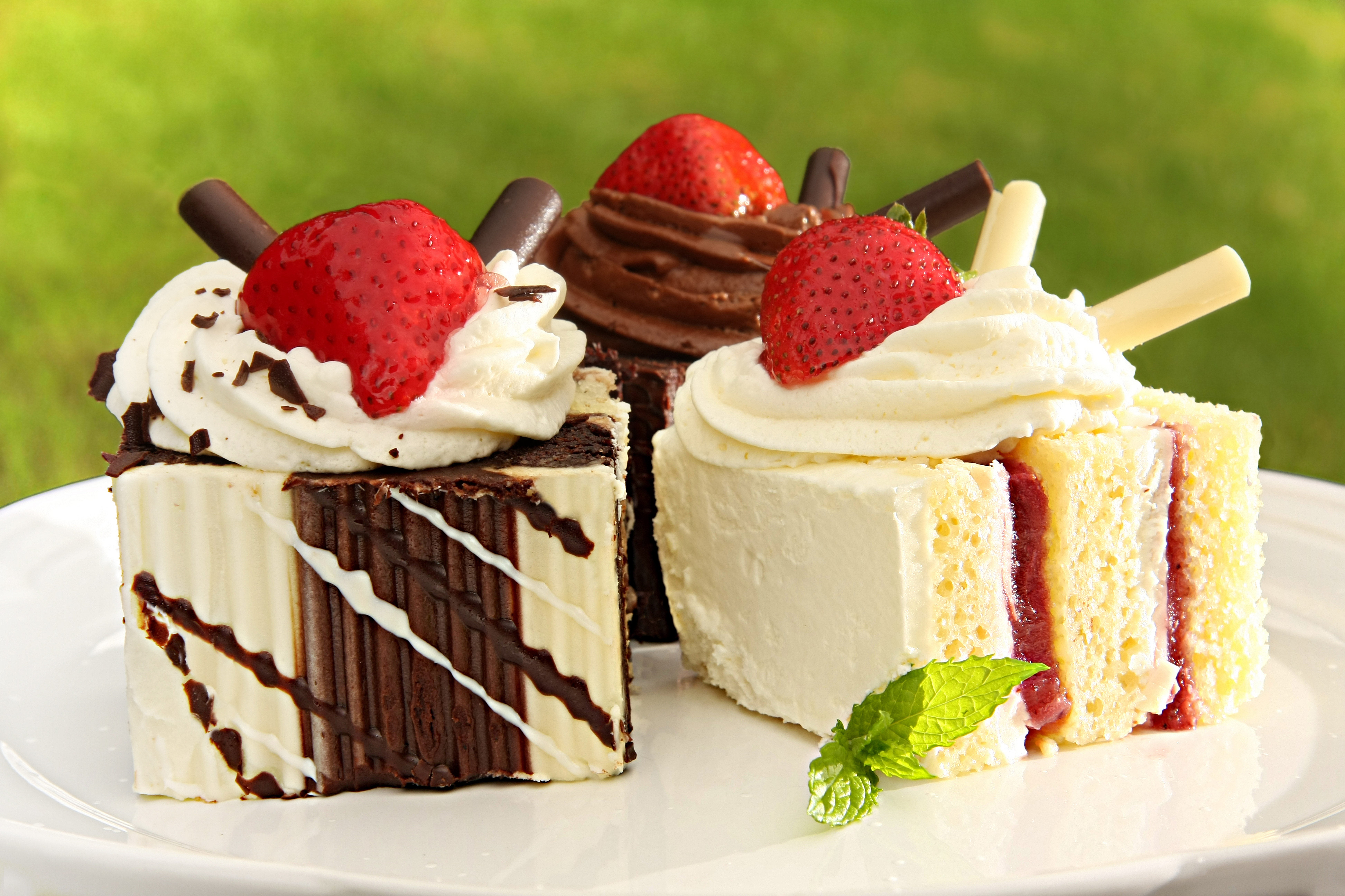 no people, chocolate cake, chocolate, baked, vanilla, sweet, freshness, unhealthy eating, food, dessert, 8K, indulgence, temptation, strawberry, close-up, HD Wallpaper