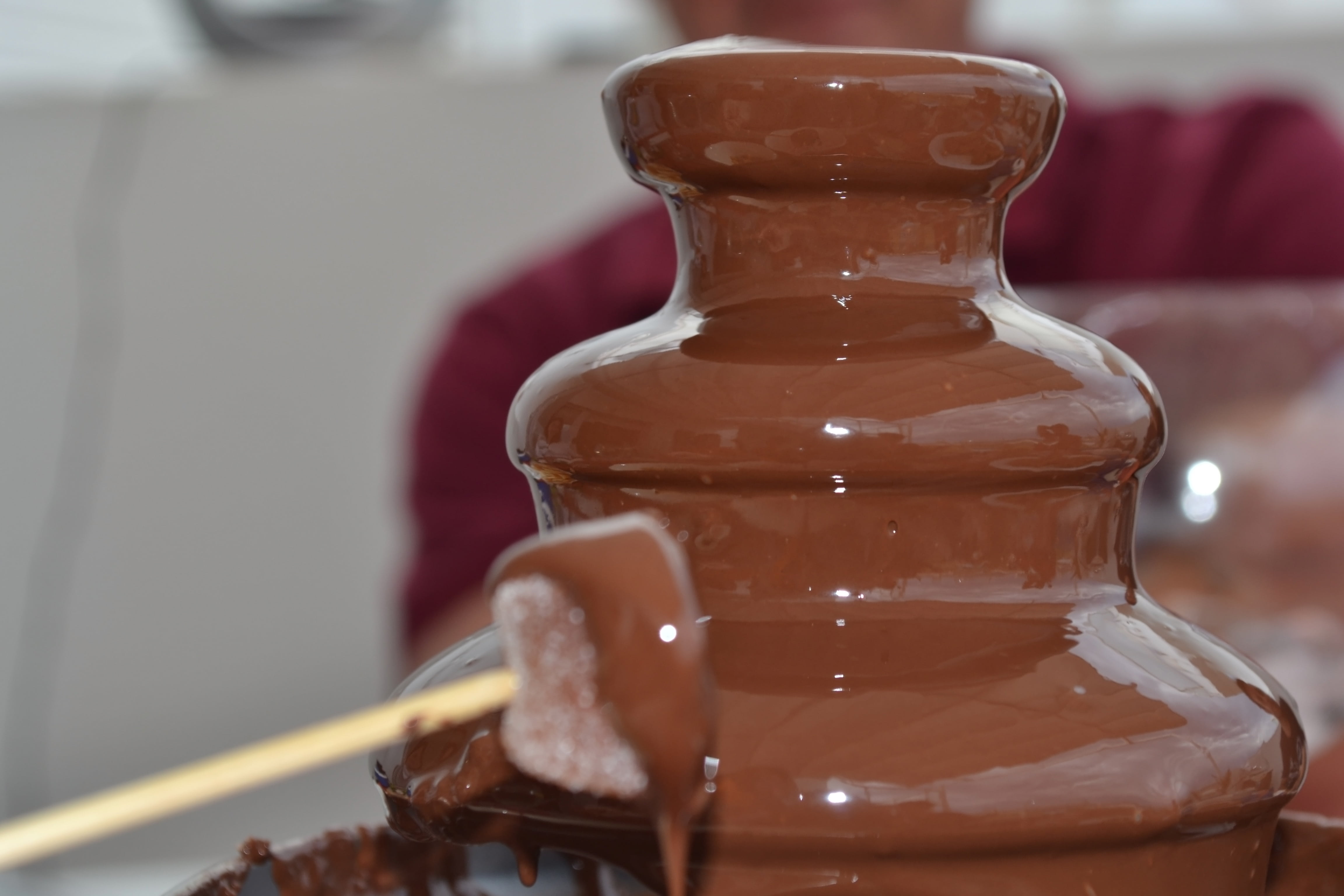 glass - material, lens, liquid, bottle, shift, food and drink, temptation, food, 4K, chocolate, table, focus on foreground, indoors, sweet, fountain, tray, HD Wallpaper
