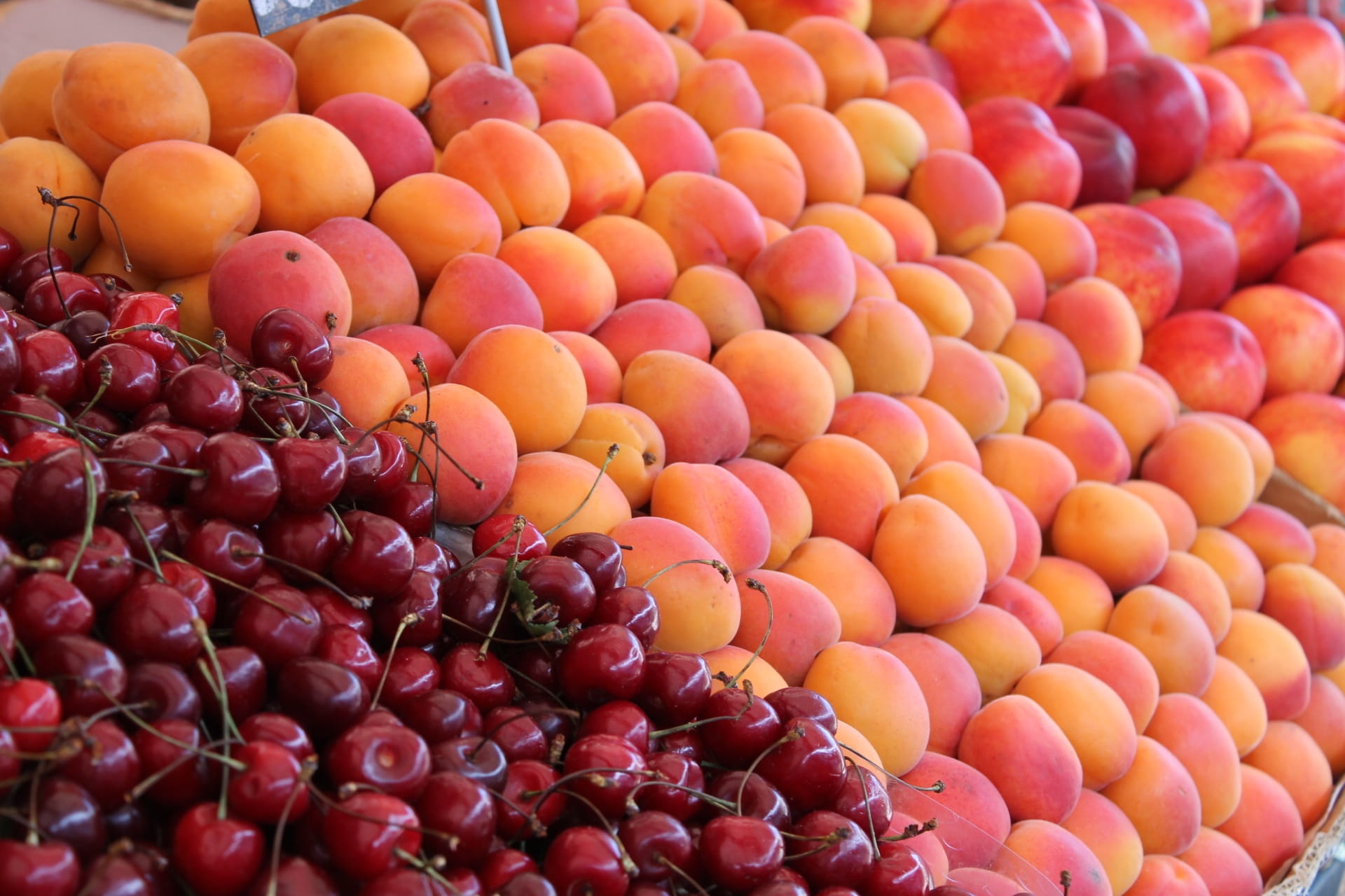 still life, eat, backgrounds, naschmarkt, vienna, for sale, orange color, red, food, many, pome fruit, full frame, freshness, peaches, large group of objects, HD Wallpaper