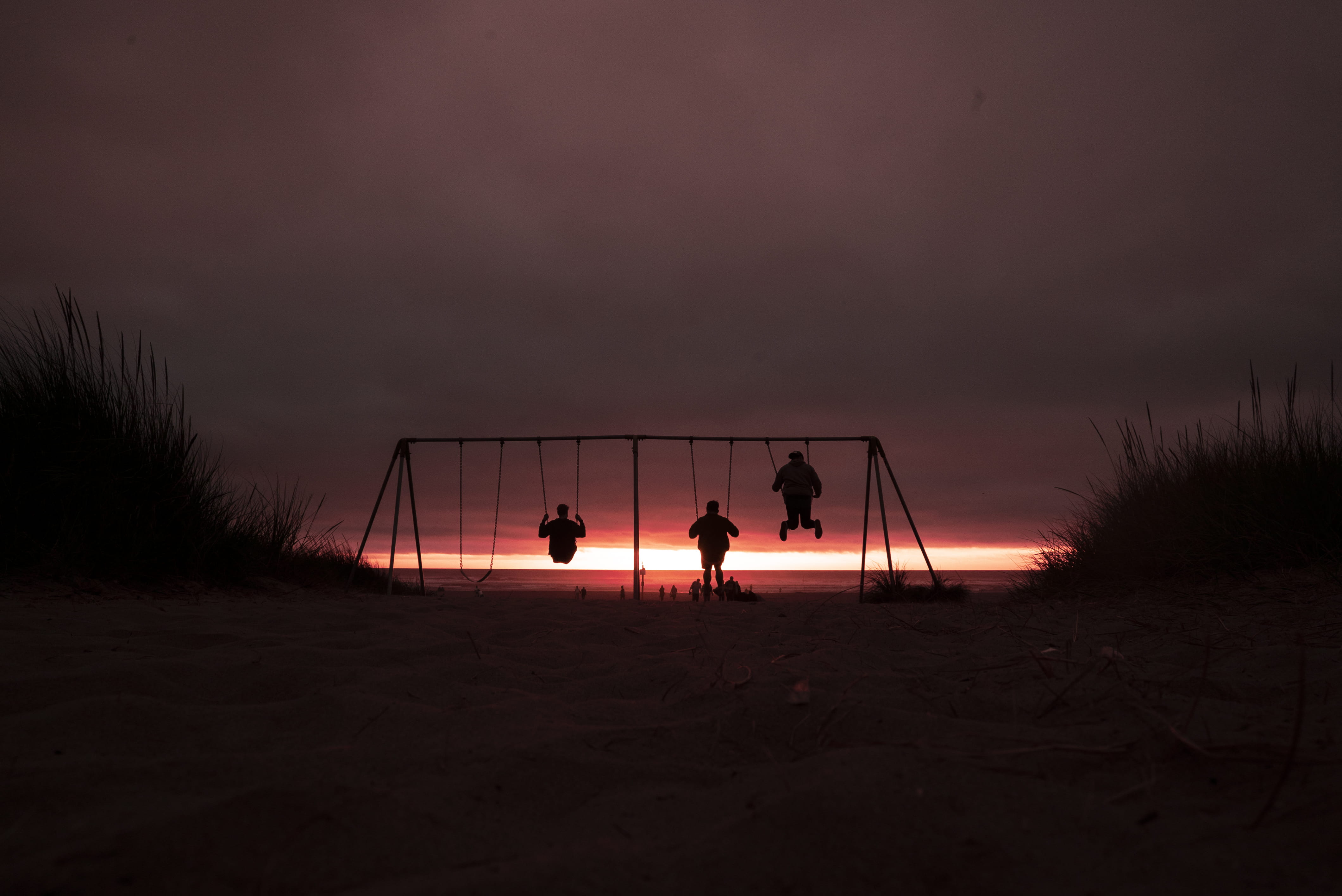 playing, horizon line, outdoors, real people, land, friends, beach, three, oregon, person, men, net - sports equipment, scenics - nature, swing, exploe, HD Wallpaper