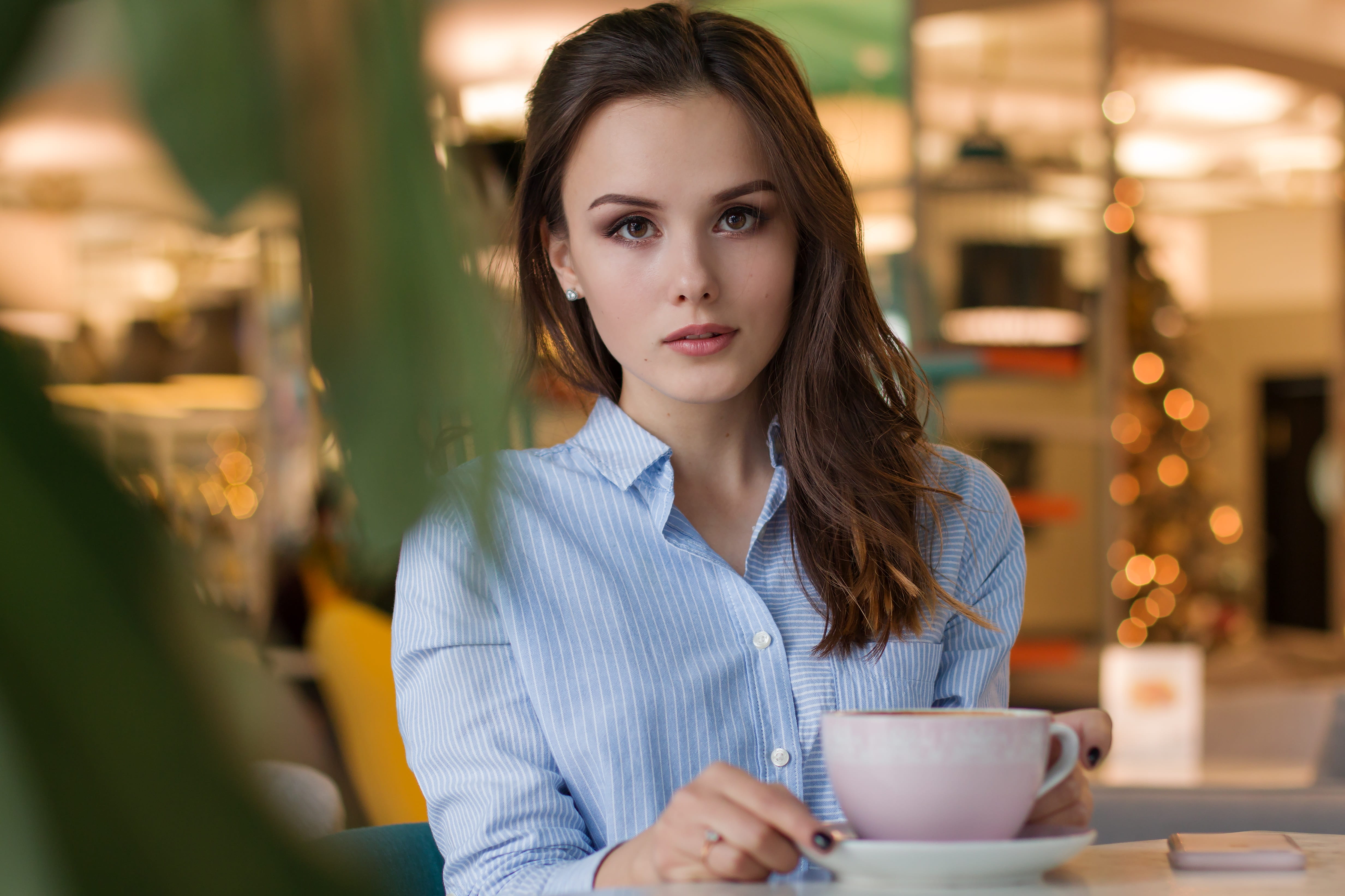 cafe, grown up, portrait, brown hair, shirt, beautiful woman, beautiful, business, coffee shop, young adult, one, café, hair, one person, brunette, people, HD Wallpaper