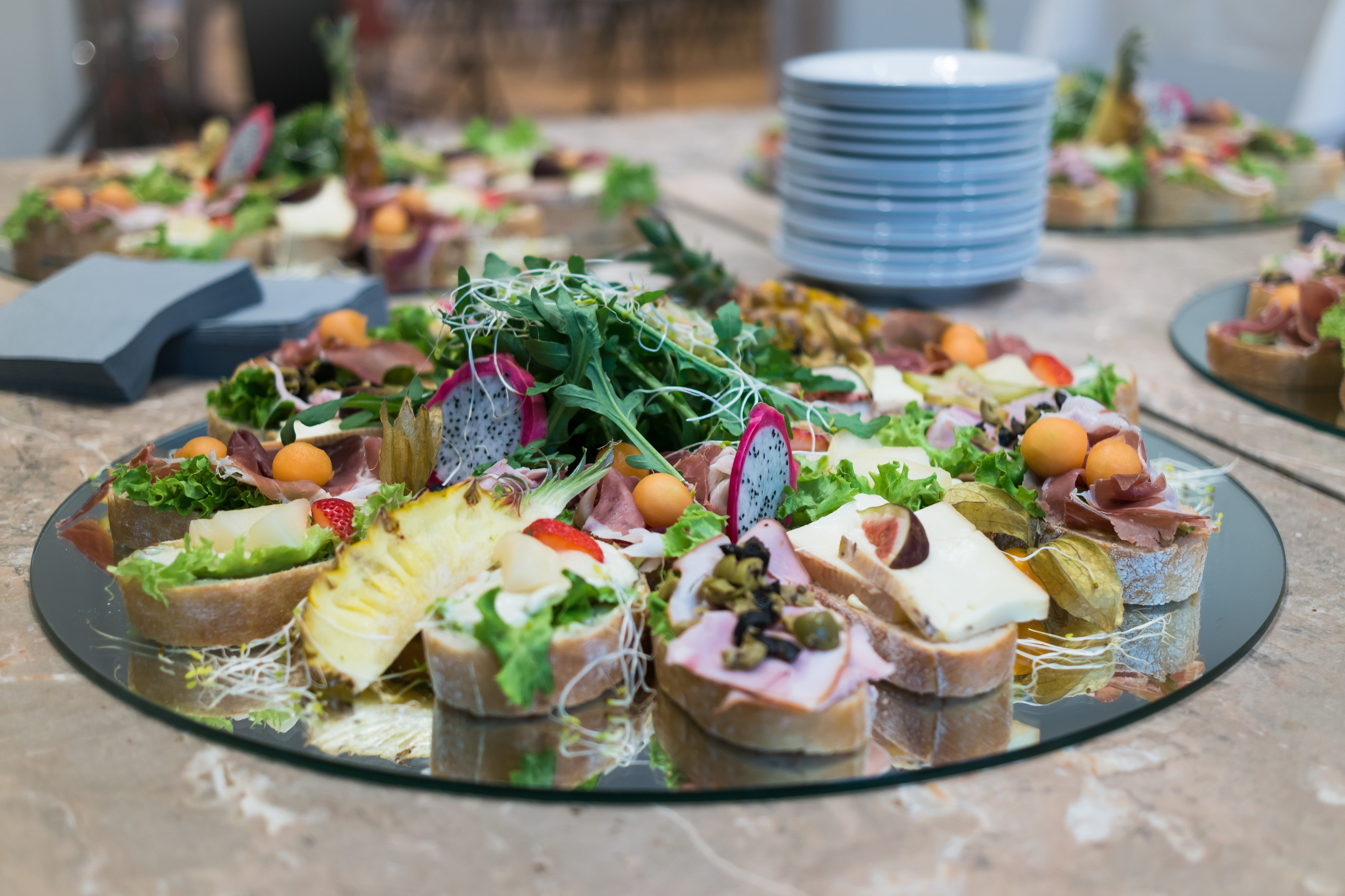 vegetarian food, freshness, salad, chunks, crockery, bowl, serving size, fruit, eat, festival, focus on foreground, garnish, finger food, healthy eating, HD Wallpaper