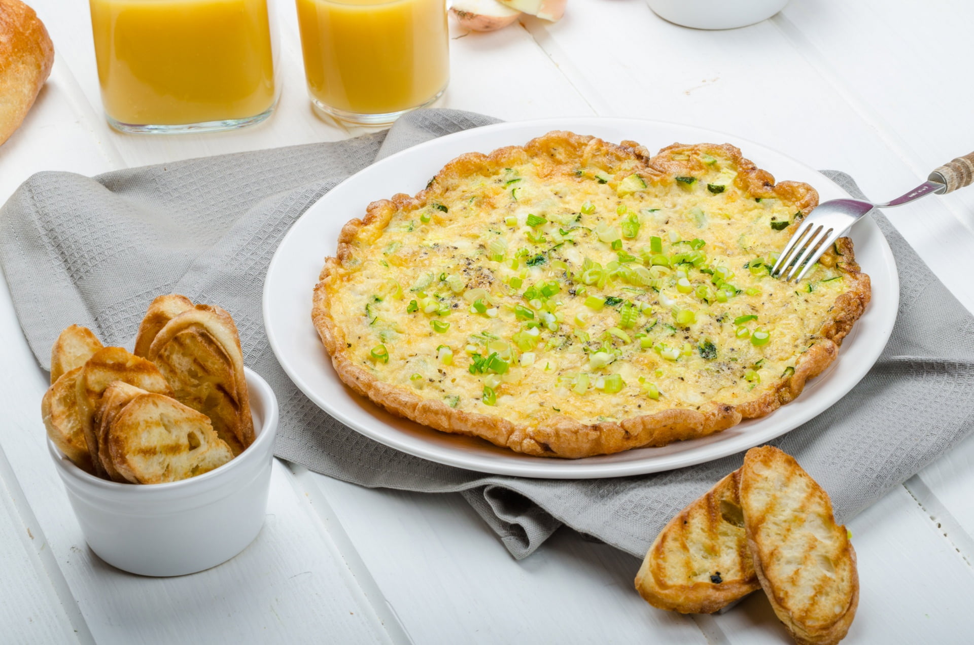 scrambled eggs, croutons, bow, 1080P, omelette, juice, HD Wallpaper