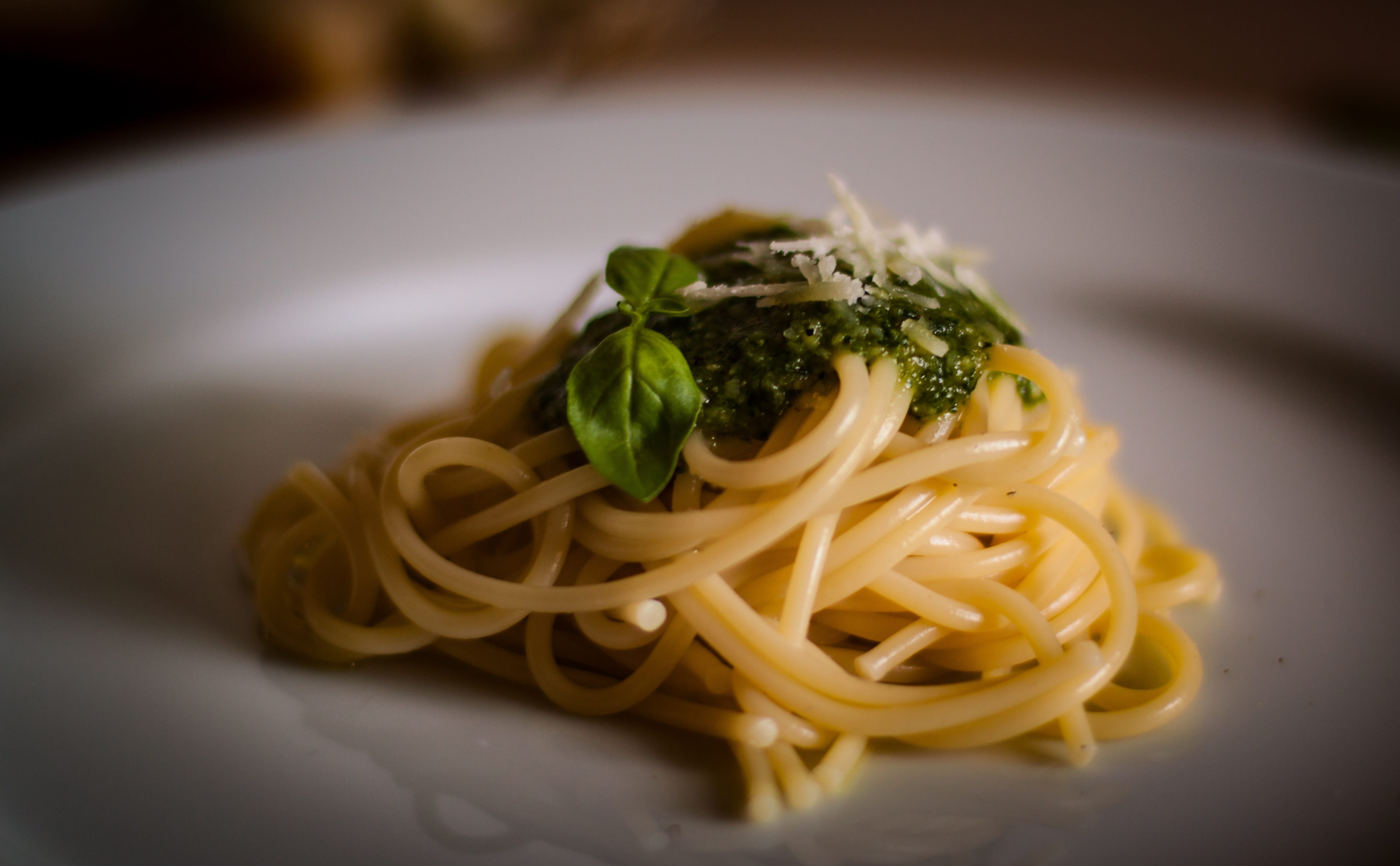 eat, ceramic, herb, close-up, italian Culture, meal, cooked, lunch, healthy Eating, italian food, crockery, studio shot, indoors, toppings, pasta, focus on foreground, HD Wallpaper