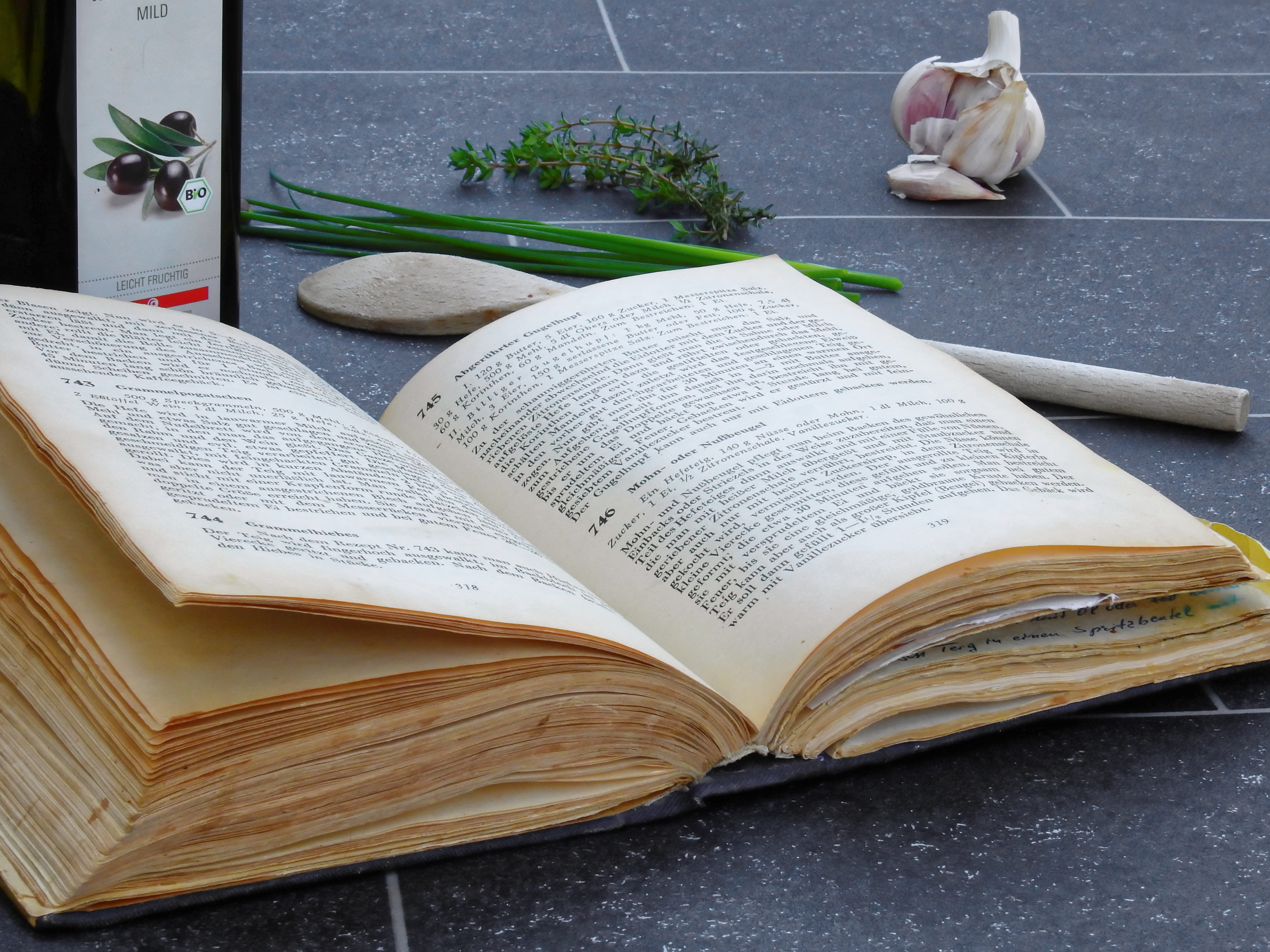 literature, dine, open, text, people, book, table, indoors, day, food, studying, eat, ingredients, cook, plant, reading, expertise, herbs, paper, benefit from, HD Wallpaper