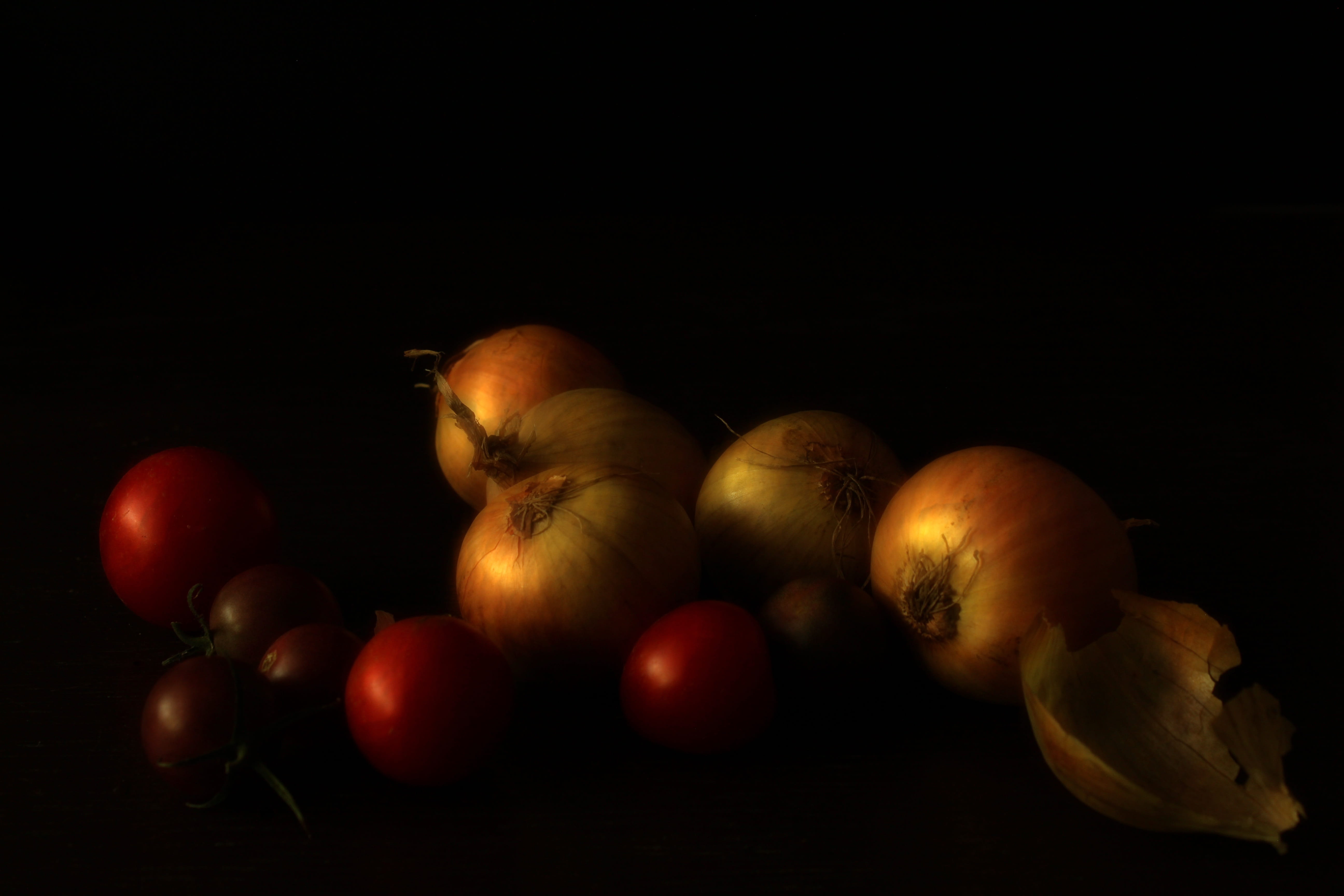 eat, tomato, tomato salad, kitchen, studio shot, indoors, still life, close-up, food and drink, fruit, health, freshness, cook, 5K, food, noble, no people, HD Wallpaper