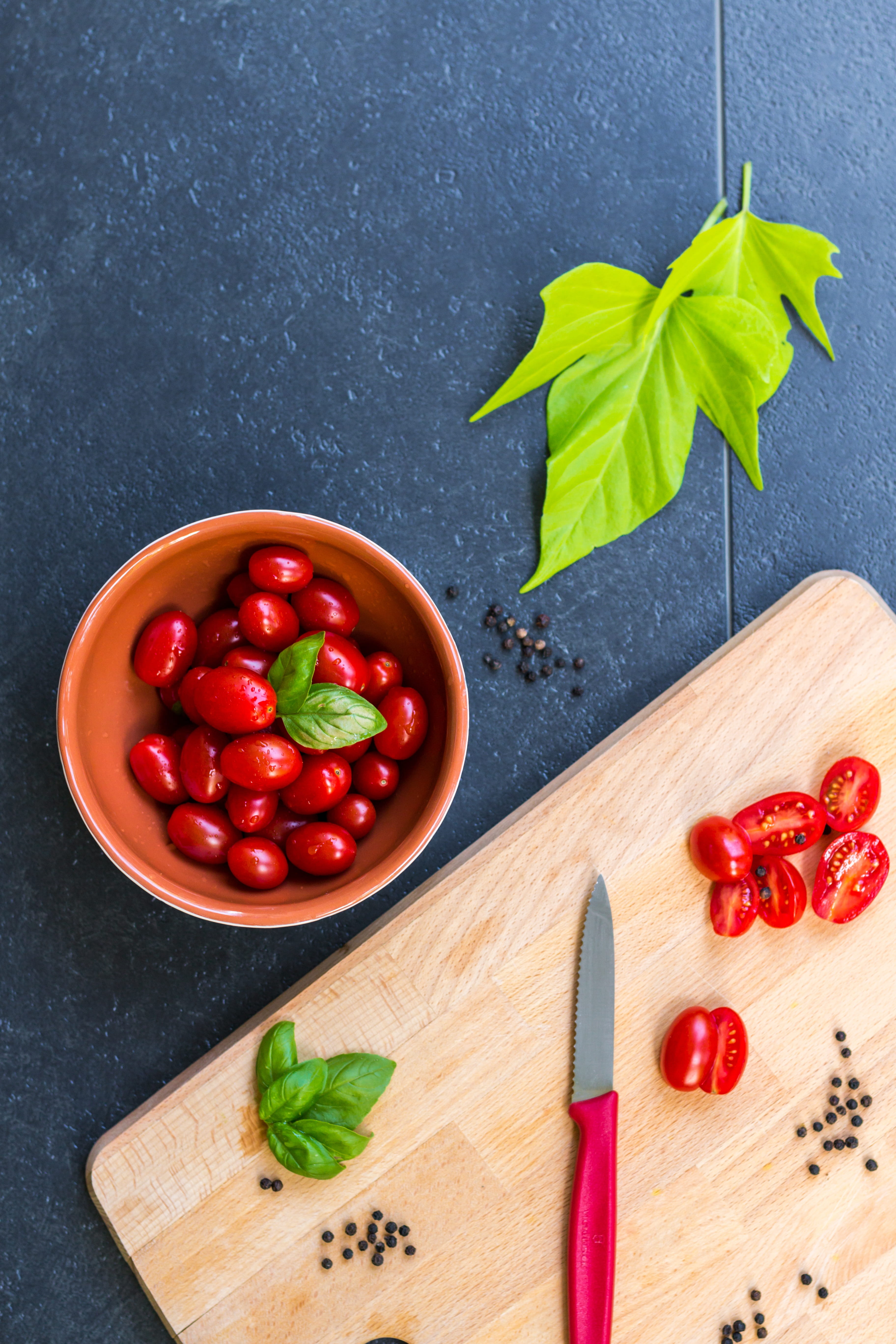 delicious, enjoy, Diet, kitchen utensil, spice, no people, herb, red chili pepper, Healthy, salad, table, wood - material, meal, Vegetables, fruit, bowl, Phone HD Wallpaper