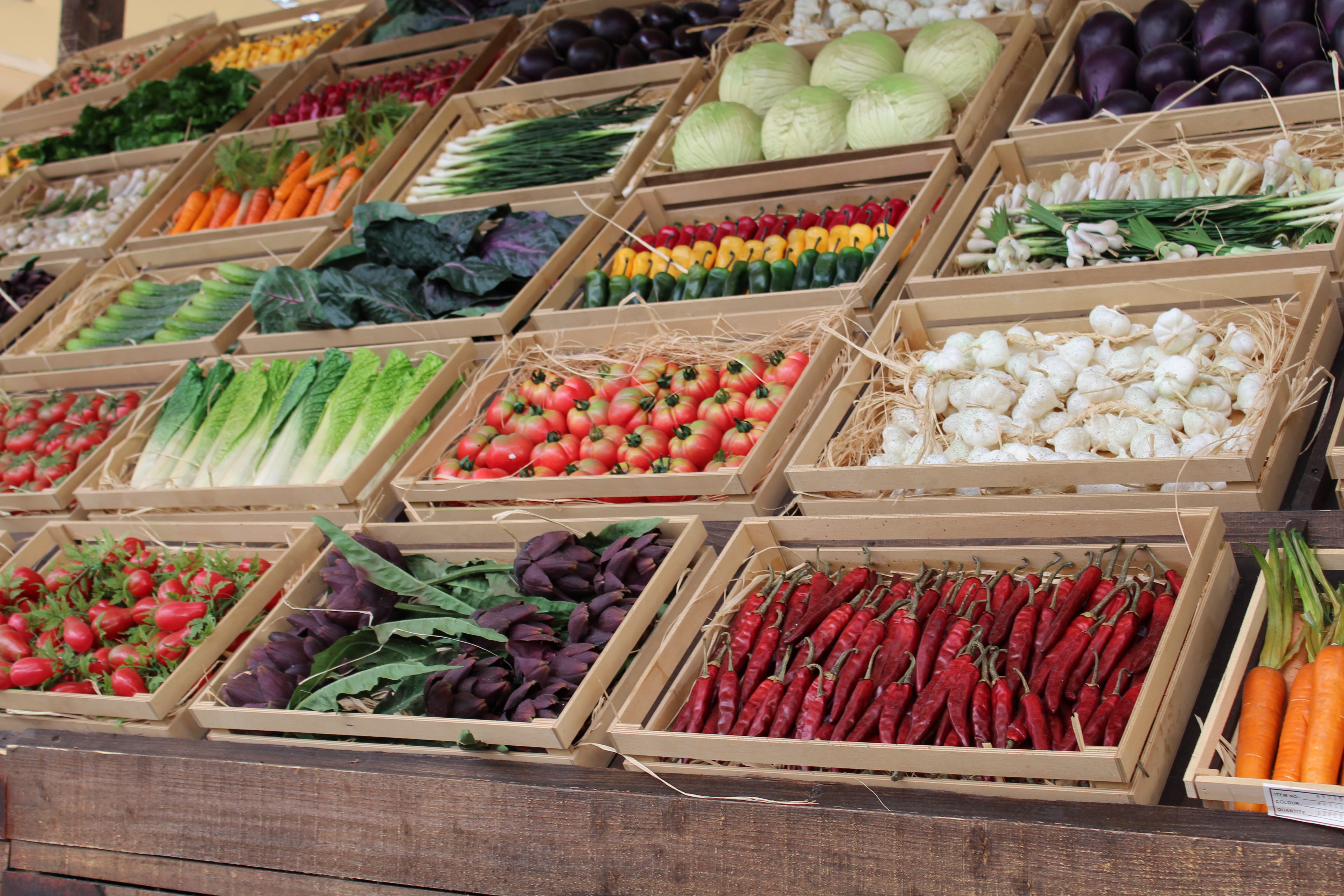 vegetables, large group of objects, food and drink, box, vegetale, foods, container, indoors, fruit, tomatoes, for sale, showcase, organic, wooden, fair, HD Wallpaper