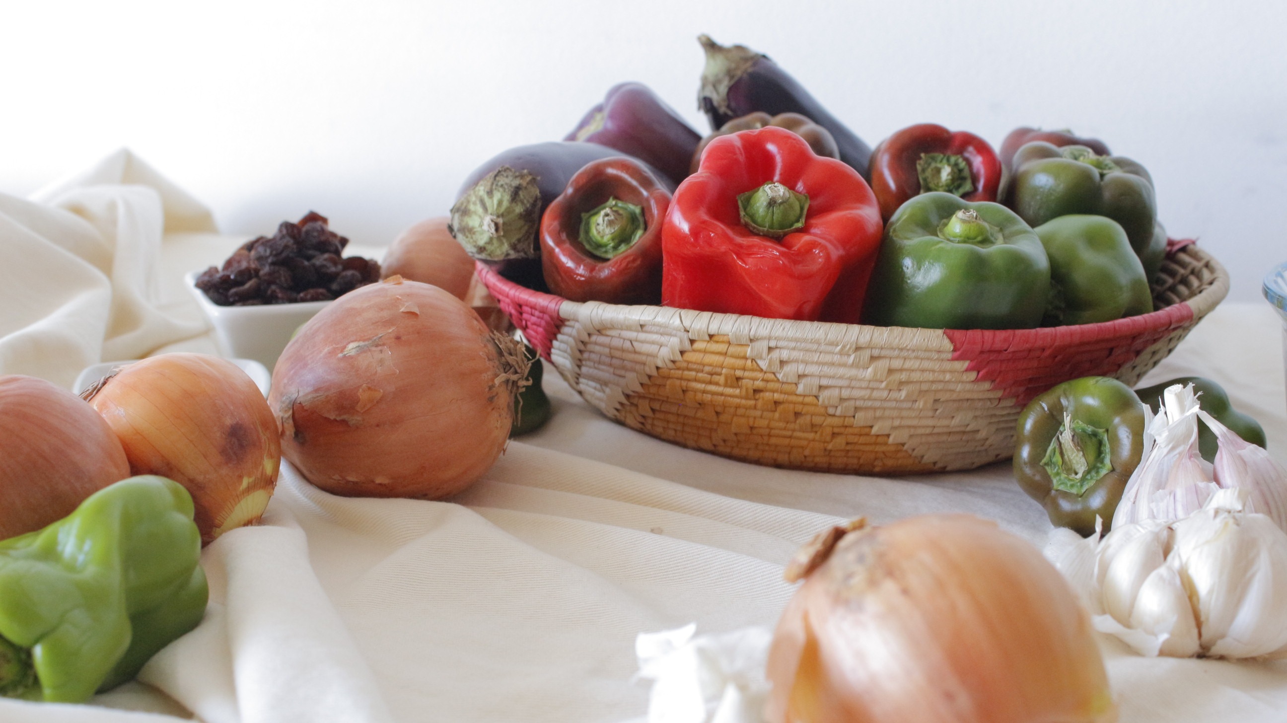 delicious, red, diet, collection, 2K, healthy, freshness, product, culinary, container, appetite, table, still life, meal, ingredient, buffet, no people, HD Wallpaper