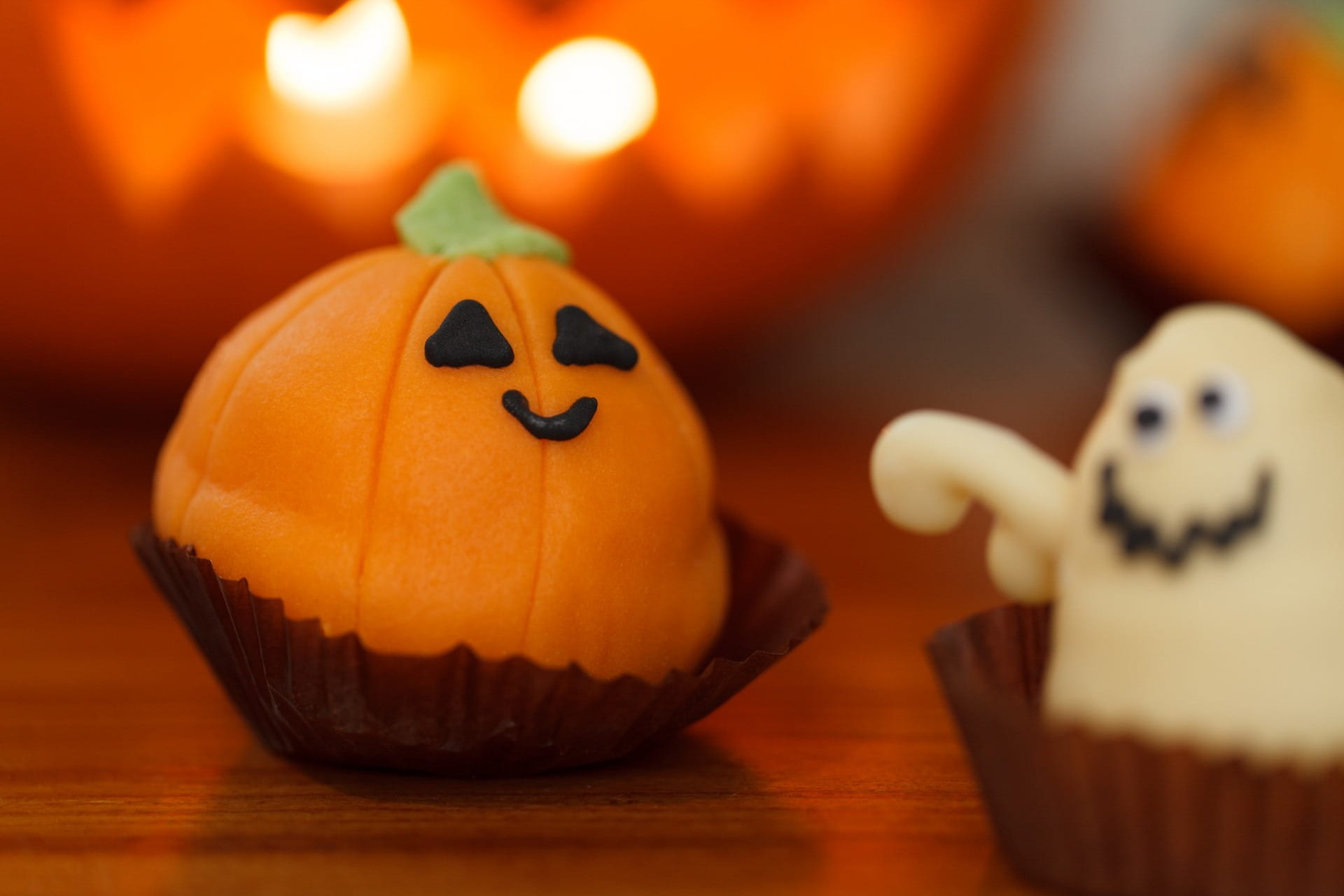 autumn, cake, indoors, holiday, candy, anthropomorphic face, halloween, creepy, treat, orange, anthropomorphic, representation, food and drink, face, icing, HD Wallpaper