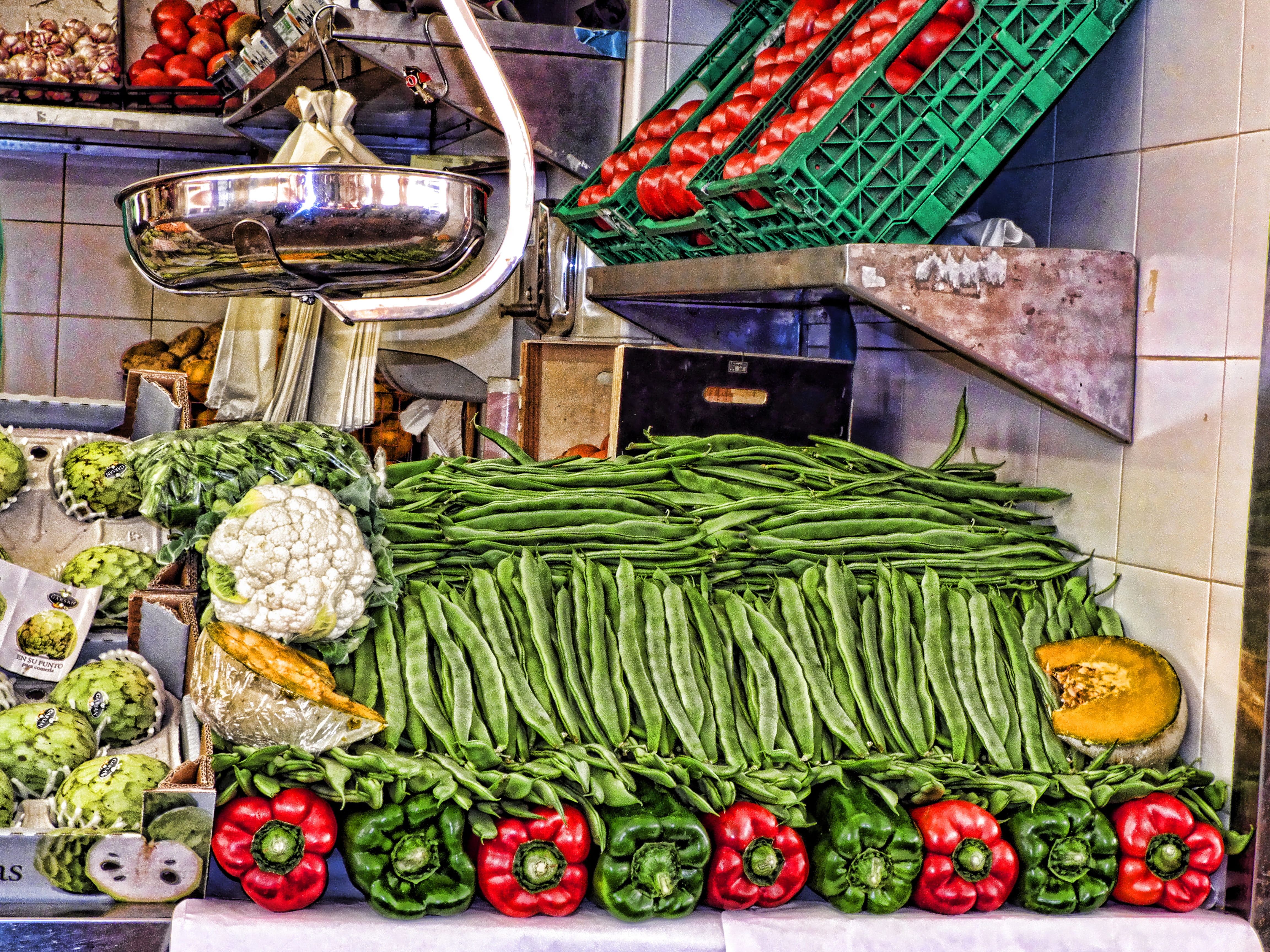 Peppers, market, 4K, food and drink, variation, Vegetables, retail, retail display, for sale, basket, greengrocers, large group of objects, fruit, colors, HD Wallpaper