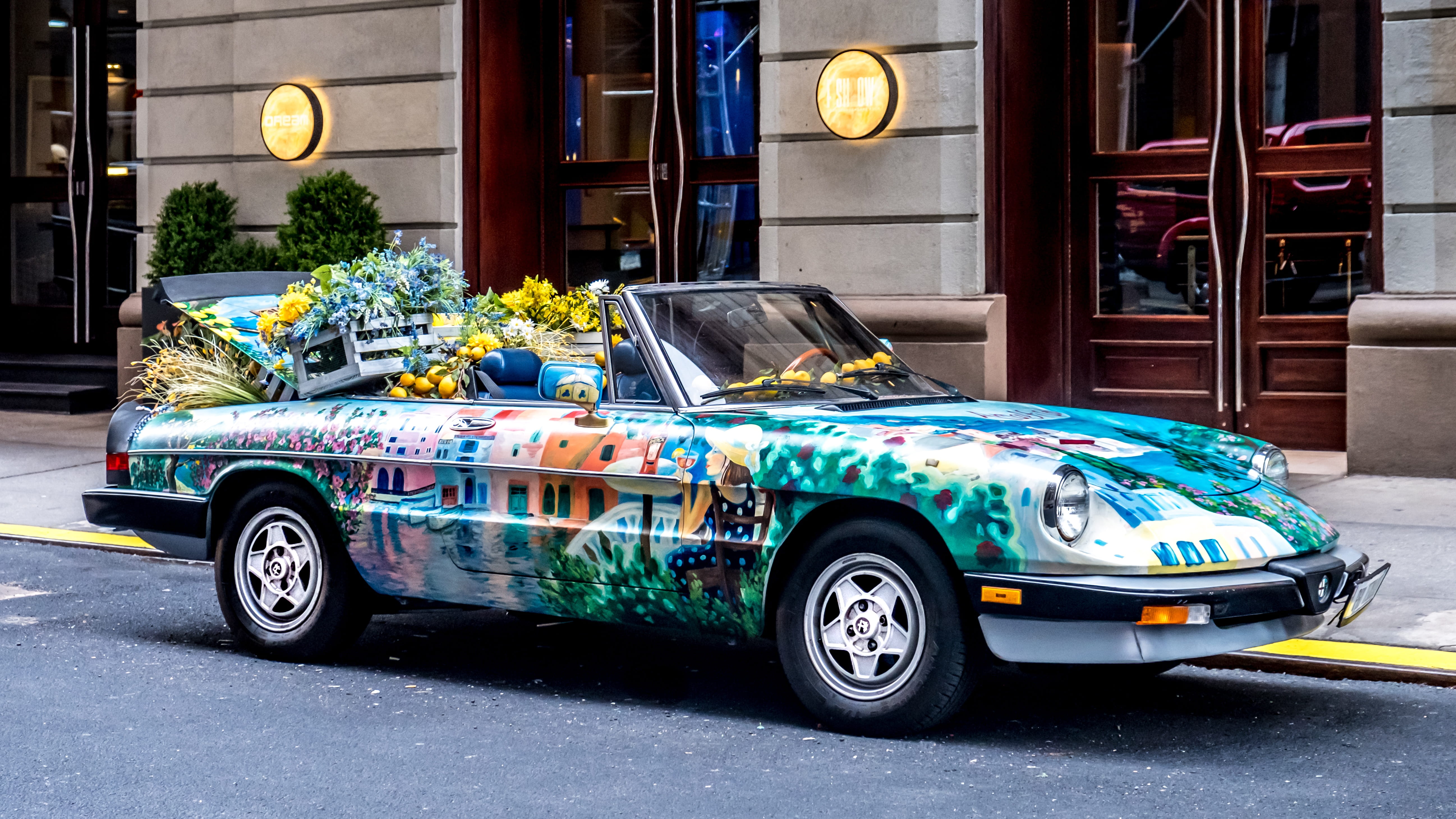 graffiti, road, architecture, vintage car, parking, outdoors, building exterior, land vehicle, greengrocers, mode of transportation, built structure, fruit, HD Wallpaper